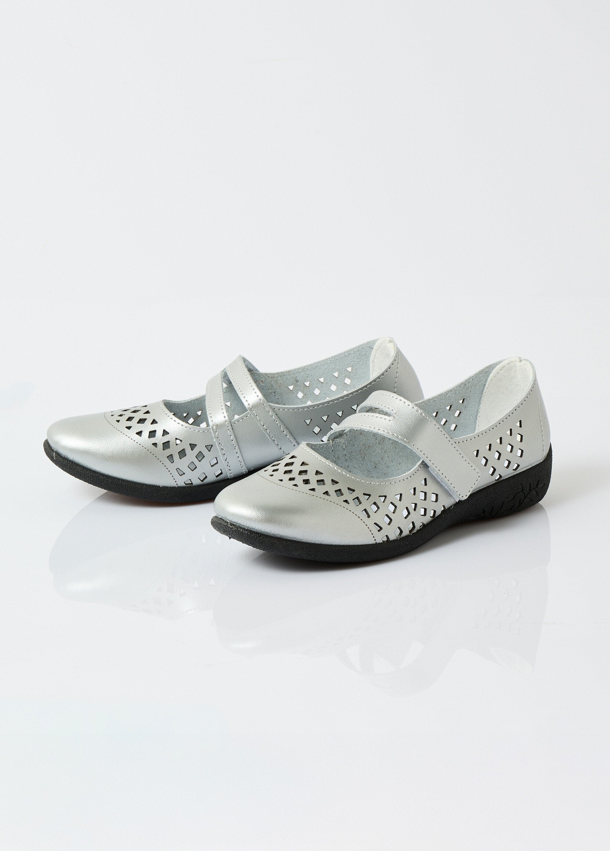 Comfortable_width_baby_leather_ballerinas_Iridescent_silver_DE1_slim