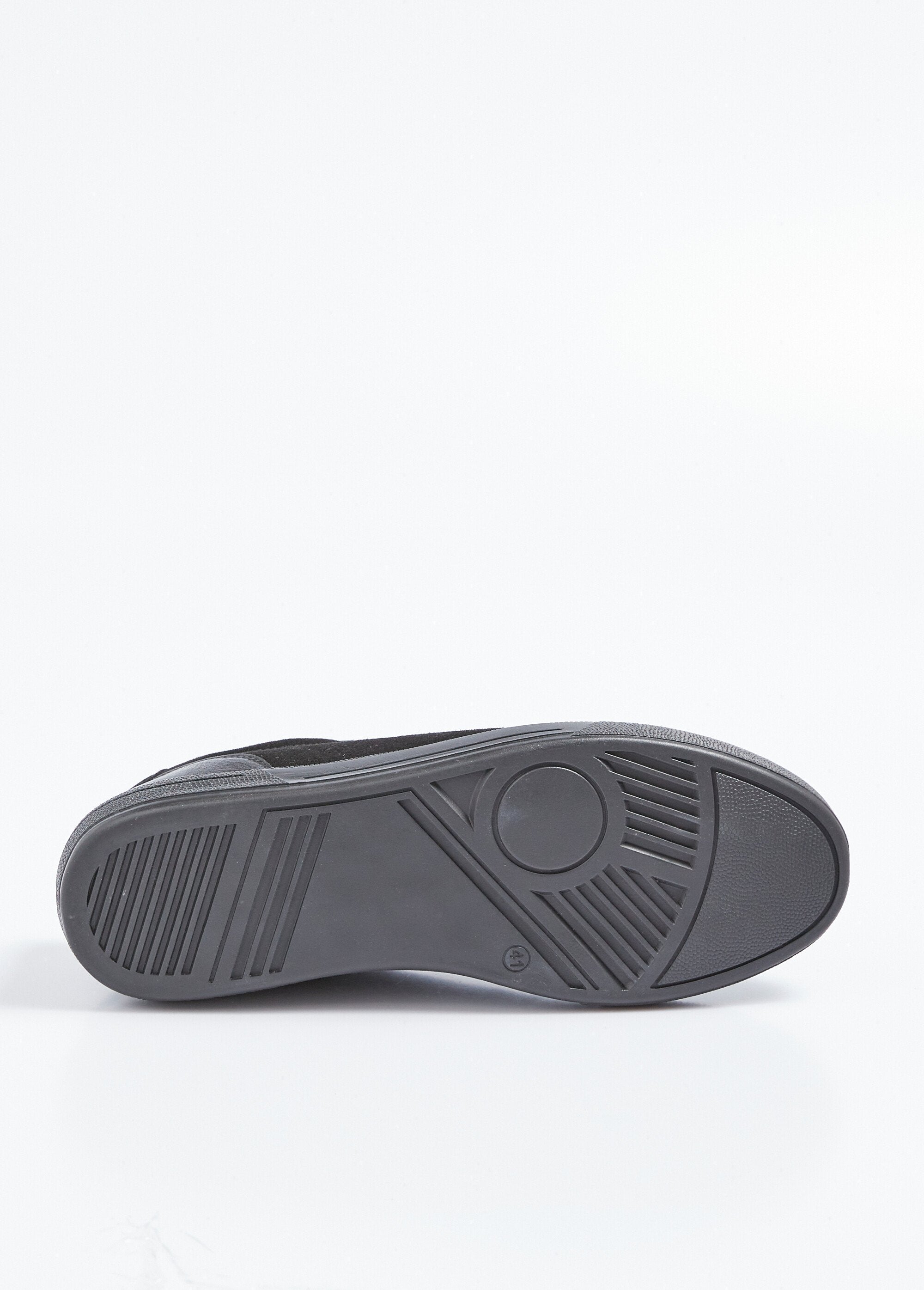 Low-top_leather_sneakers_with_laces_and_zips_Black_UN1_slim
