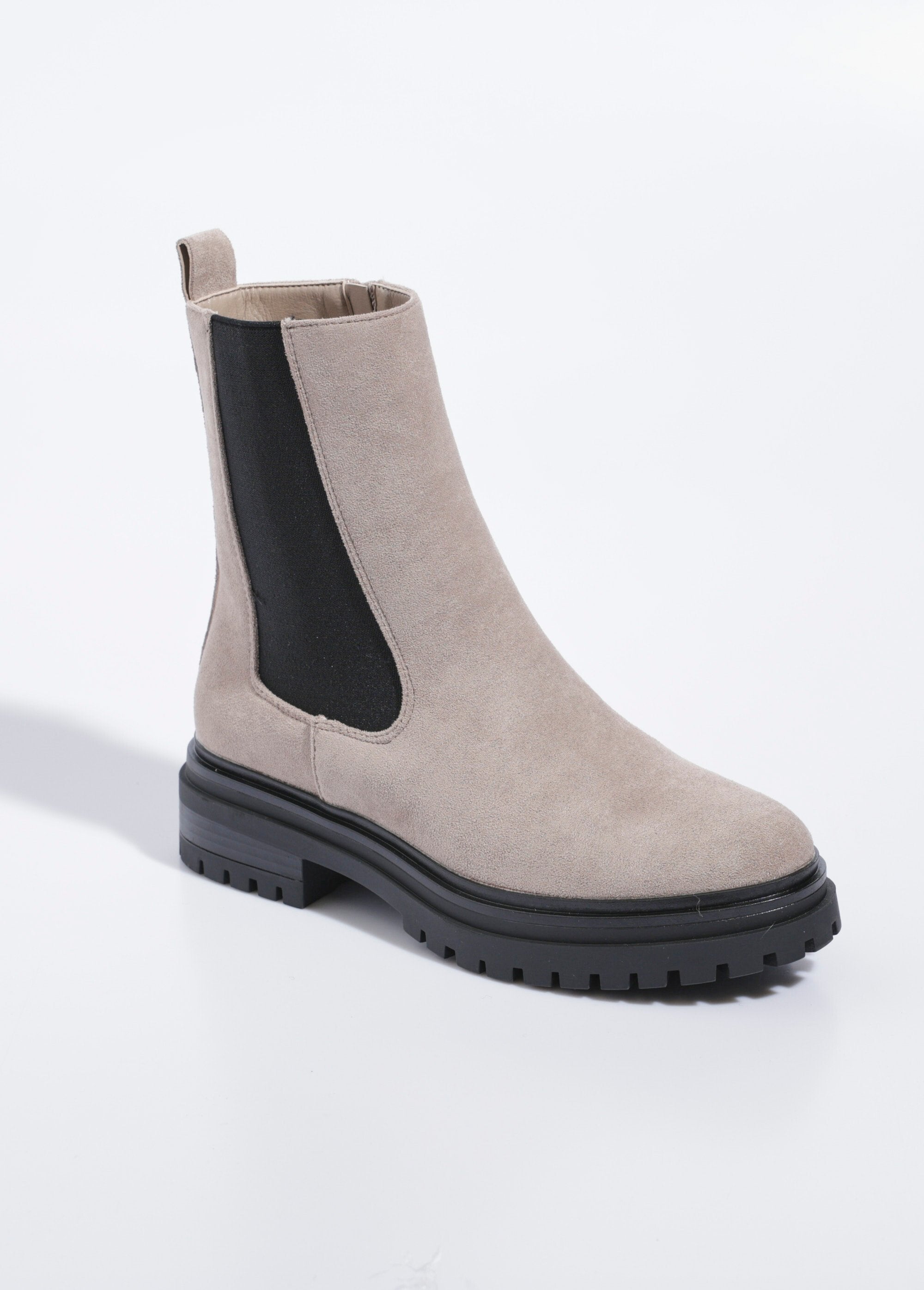 High_Chelsea_boots_with_lugged_soles_Beige_FA1_slim