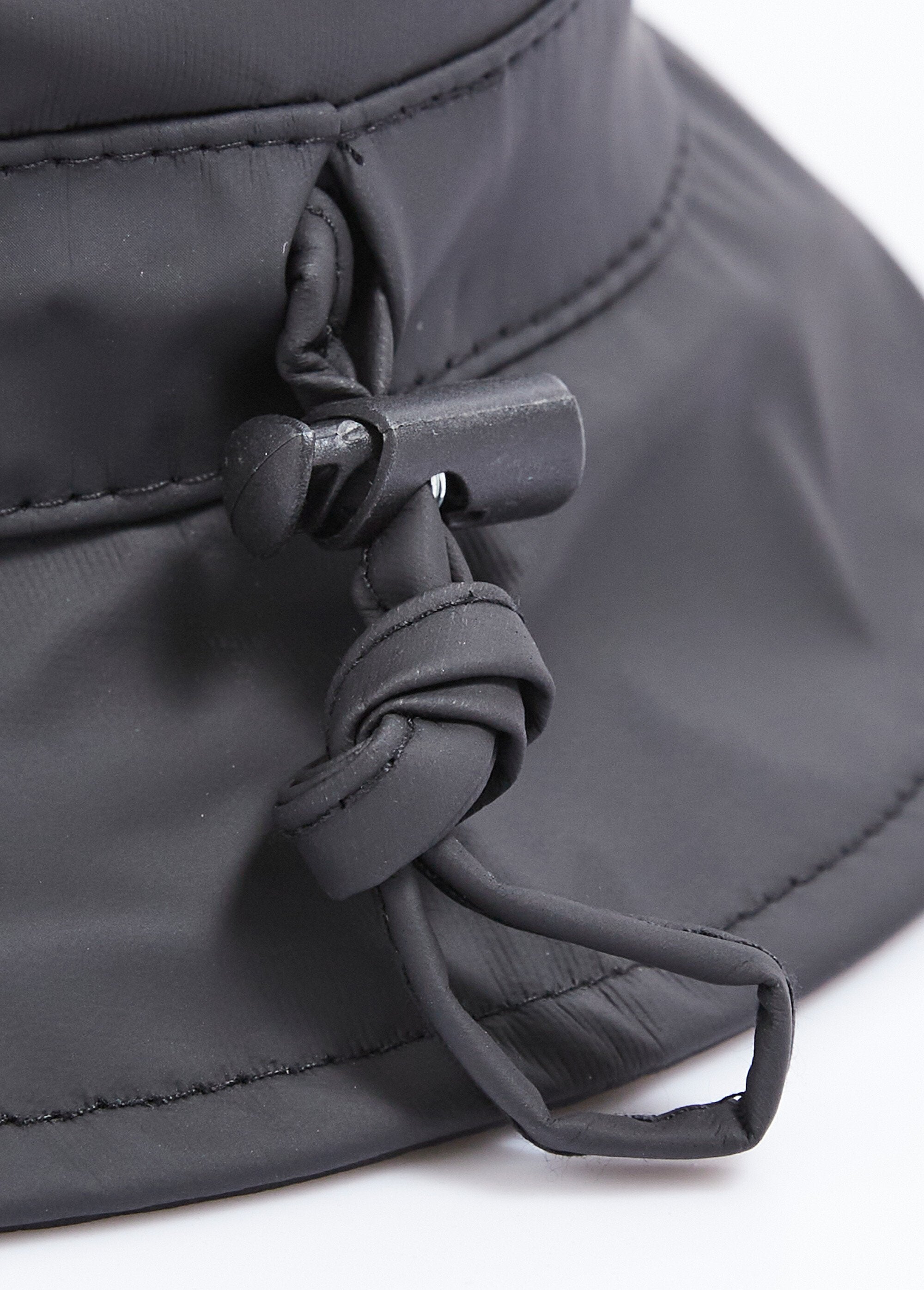 Fleece-lined_rain_hat_Black_DE1_slim