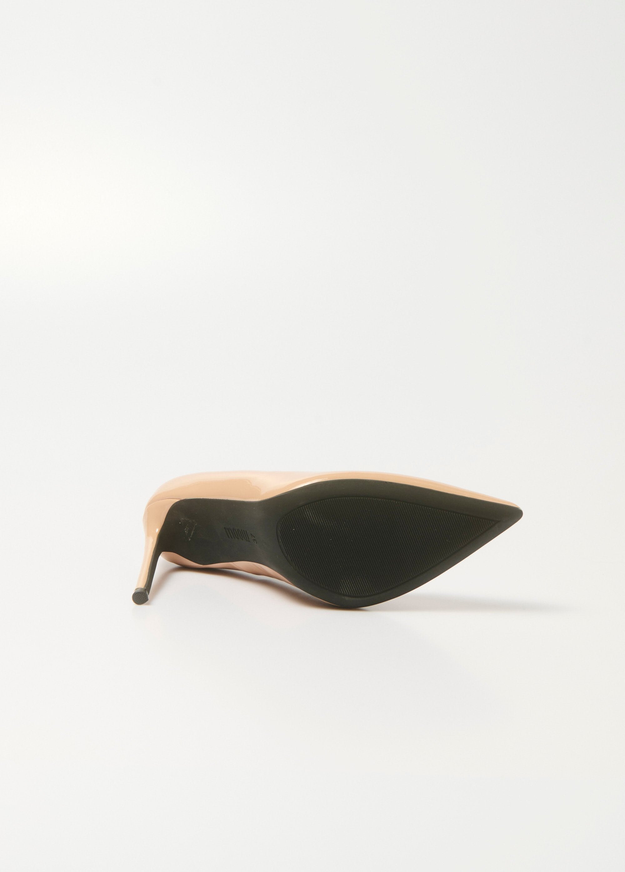 Patent_stiletto_heel_pumps_Beige_varnish_UN1_slim