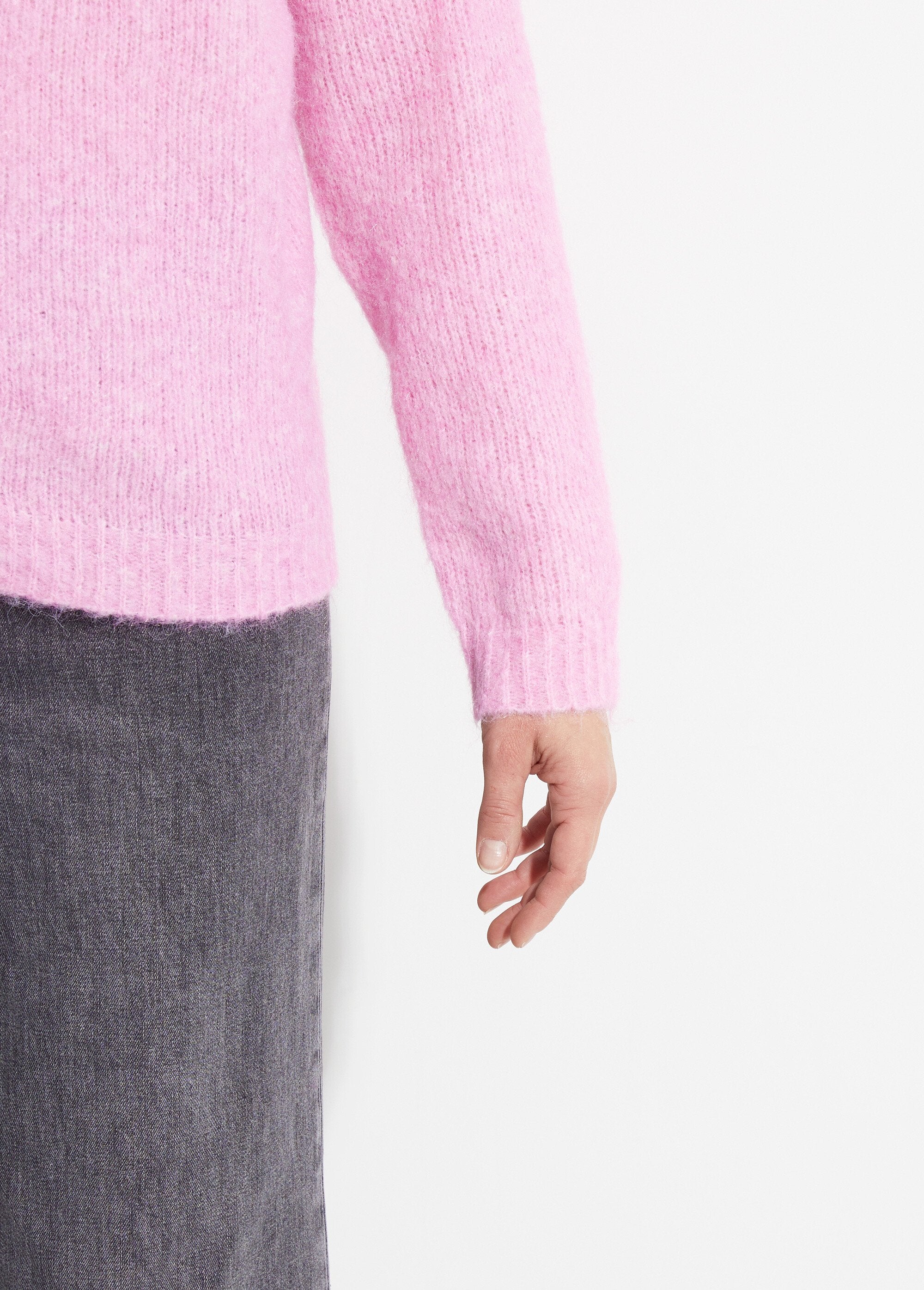 Round_neck_knitted_cardigan_with_wool_Pink_DE2_slim
