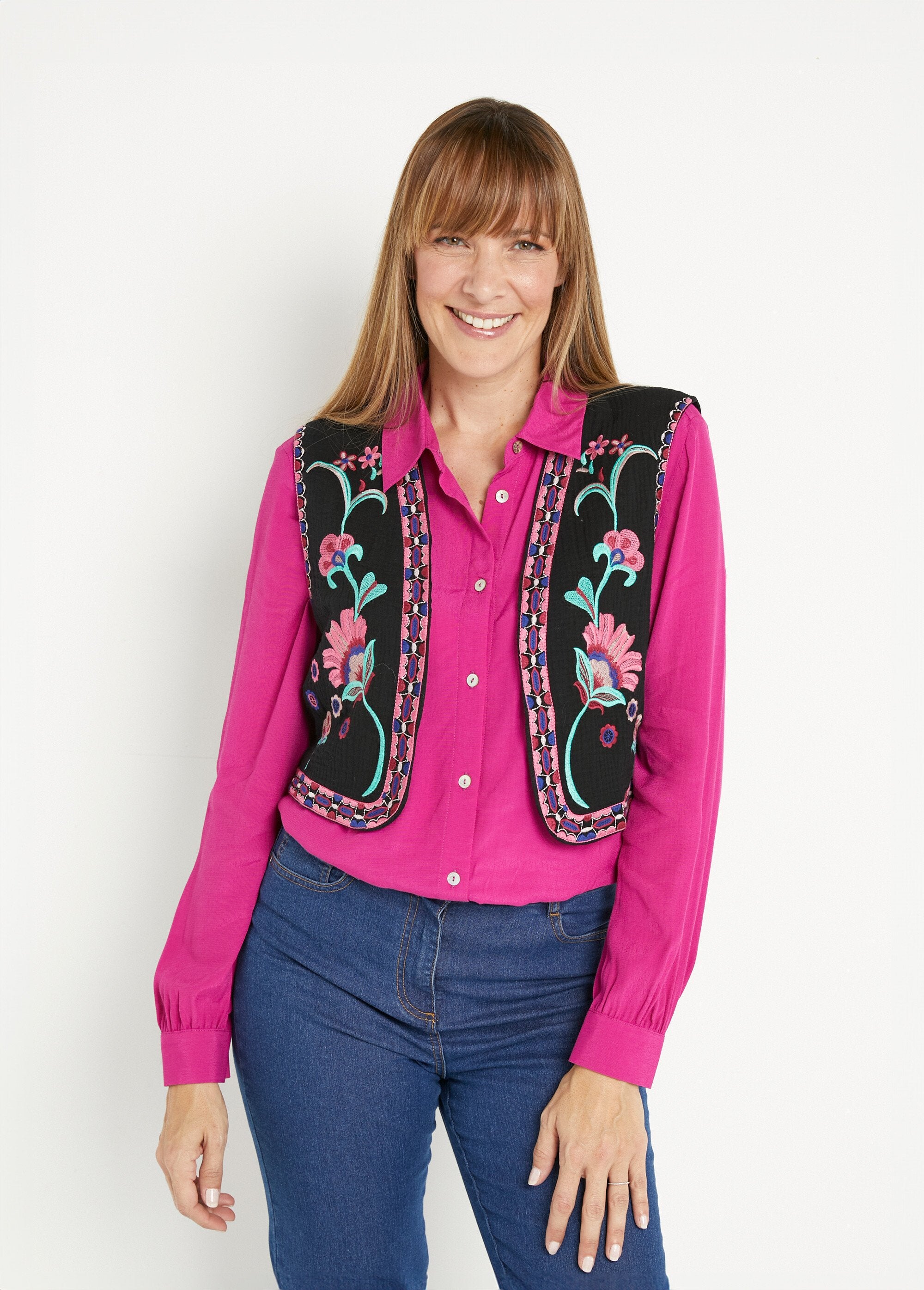 Sleeveless_vest_with_floral_embroidery_Black__FA1_slim