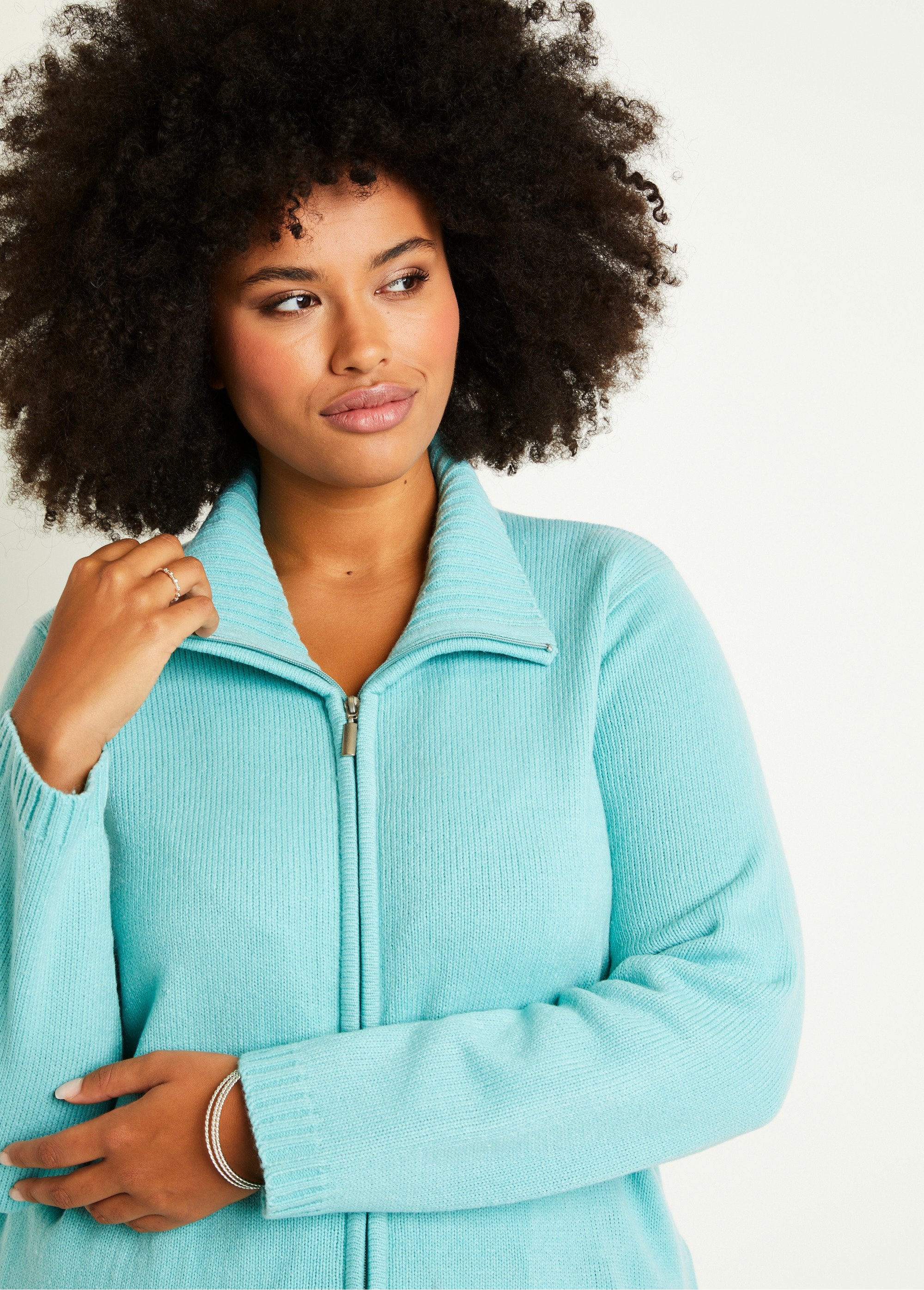 Long_plain_zipped_vest_with_high_collar_Aqua_DE1_curvy