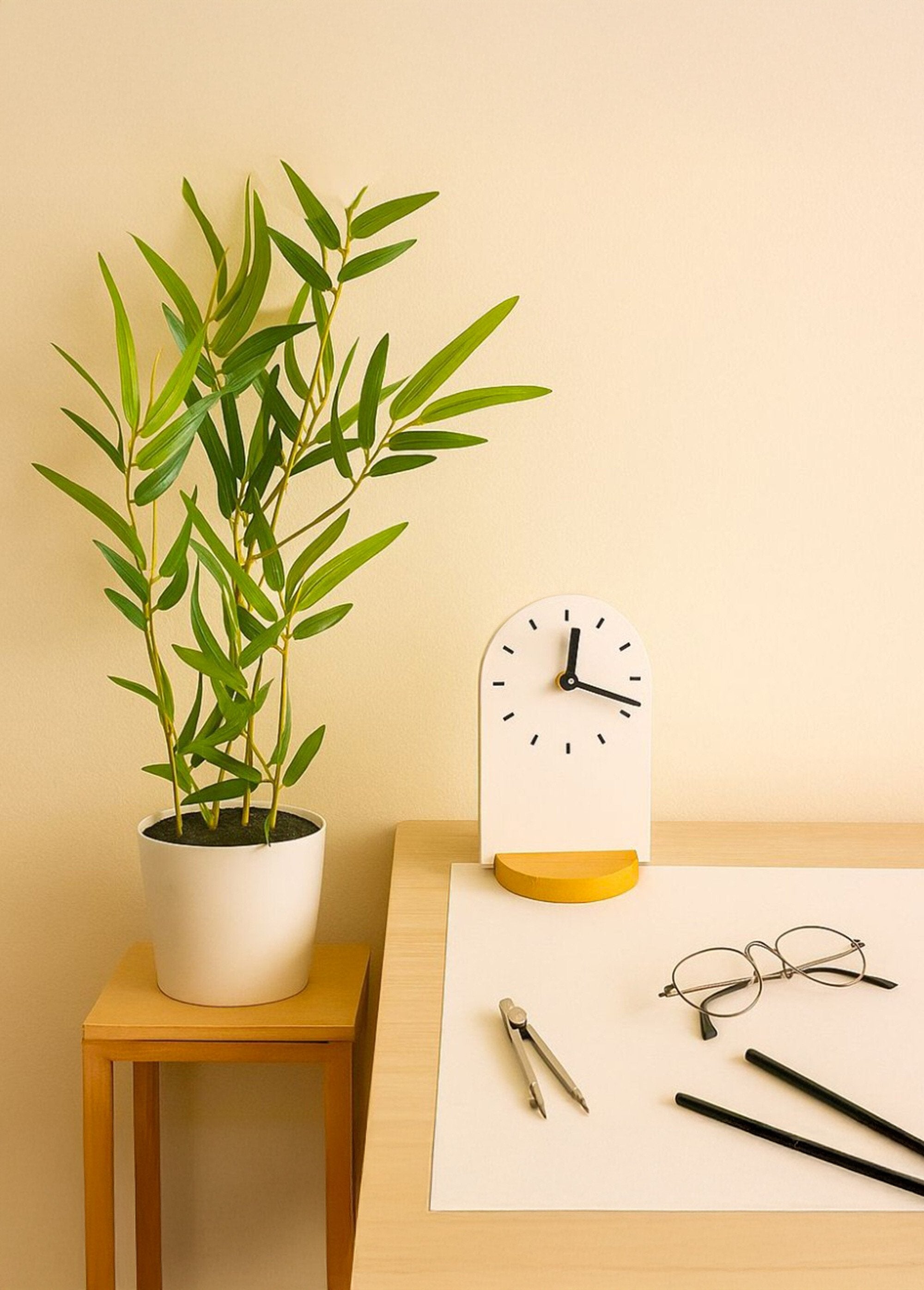 Minimalist_style_table_clock_White_SF1_slim