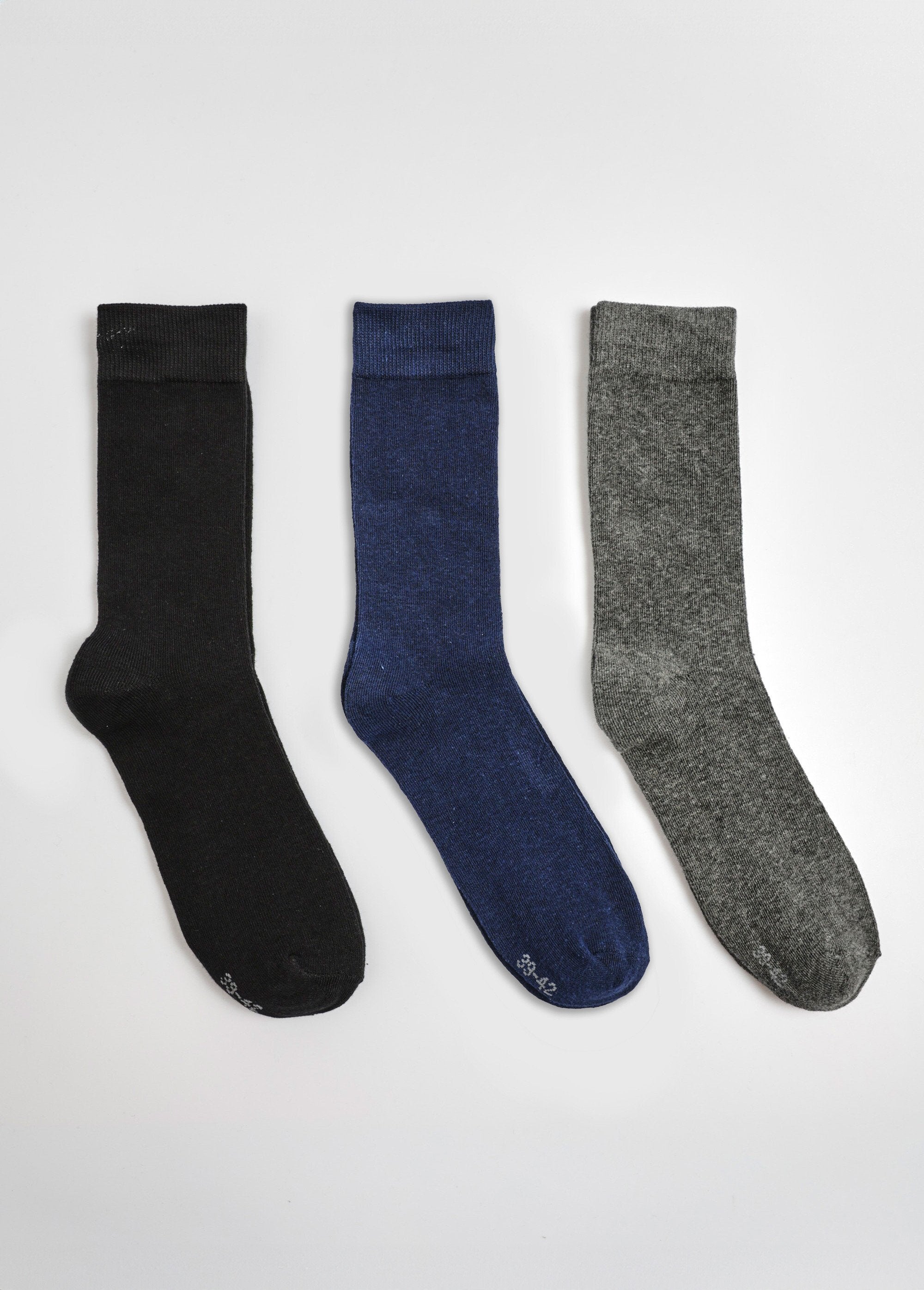 Pack_of_3_neutral_socks_Assorted_gray_DE1_slim