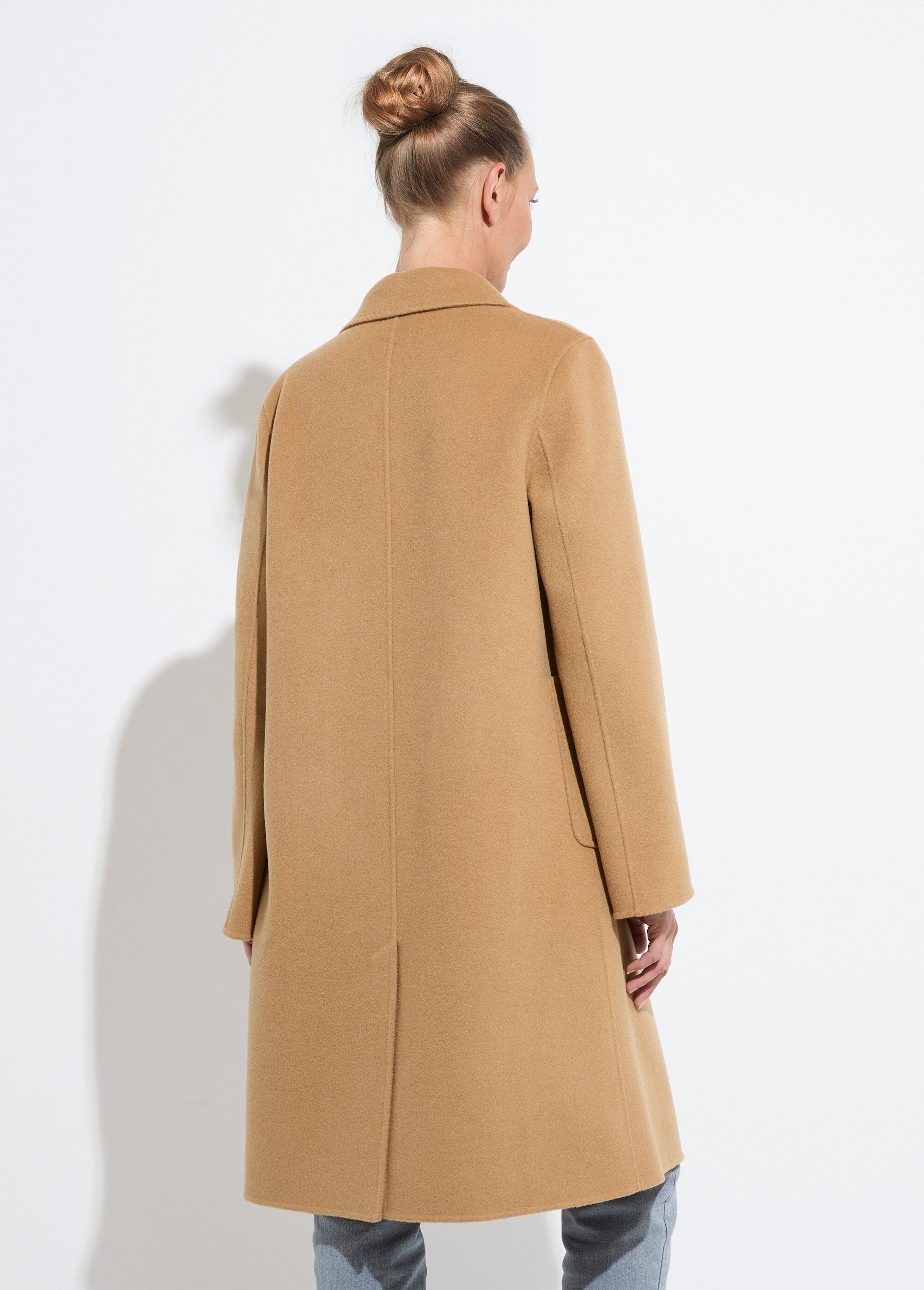 Long_woolen_coat_with_tailored_collar_camel_DO1_slim