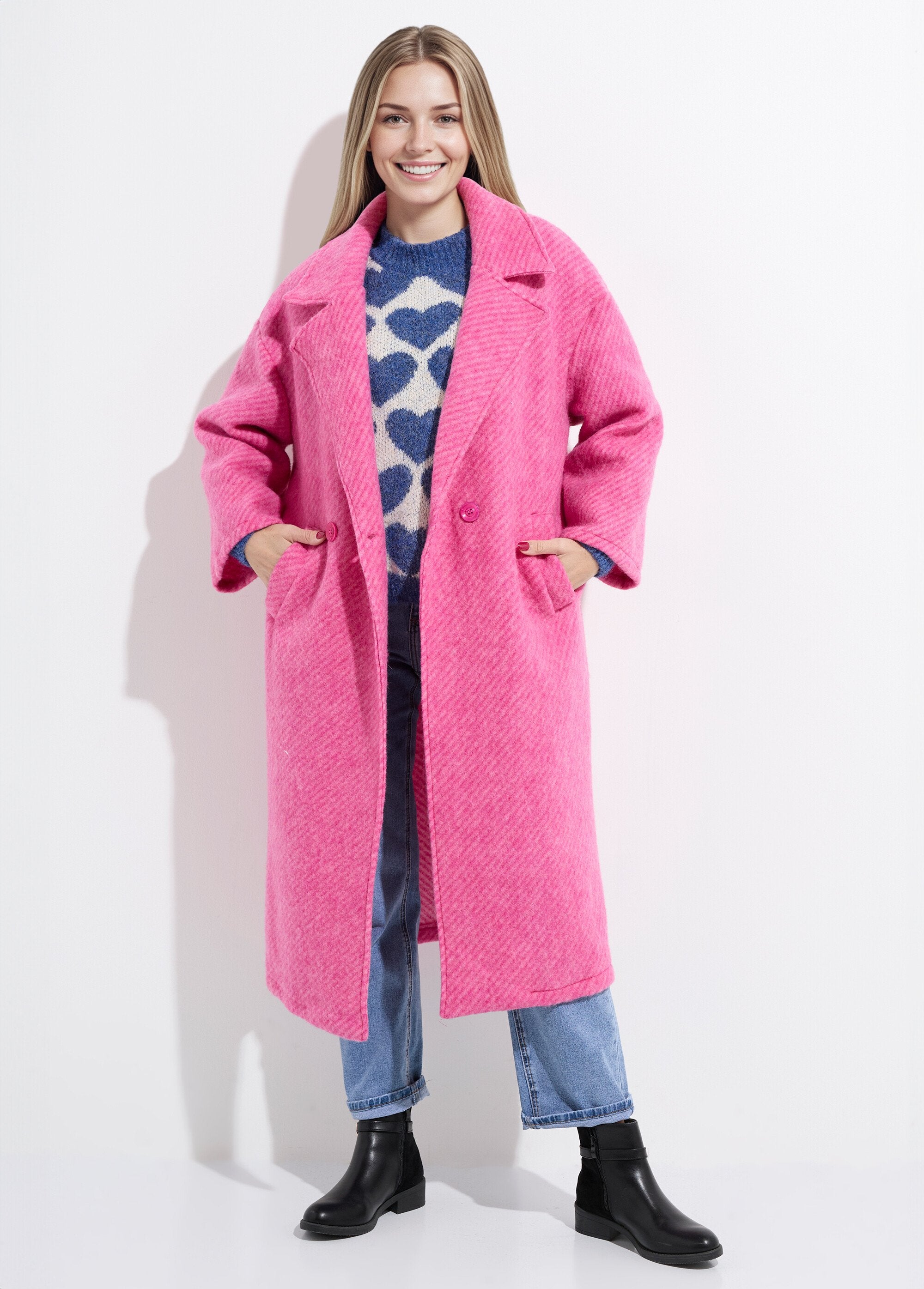 Long_coat_in_warm_wool_with_a_ribbed_pattern_Fuchsia_FA1_slim