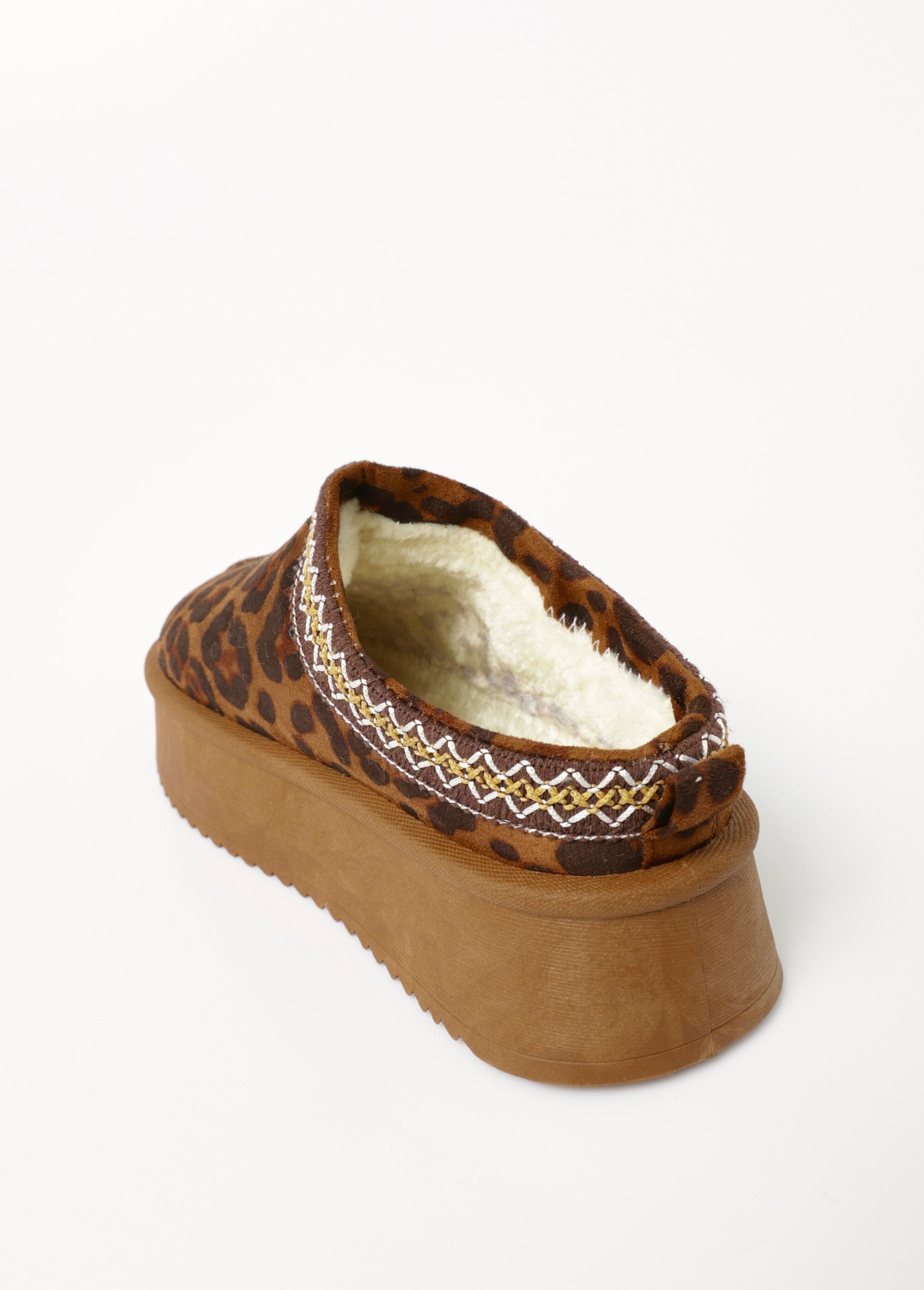 Fur-lined,_wedged_suede-effect_mules_Leopard_DO1_slim