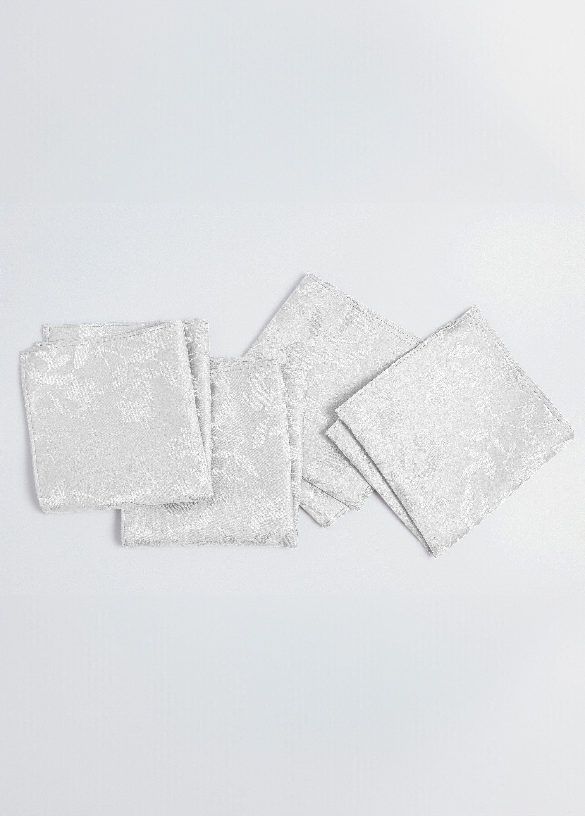 Calitex_plant-based_damask_jacquard_tablecloth_White_DE1_slim