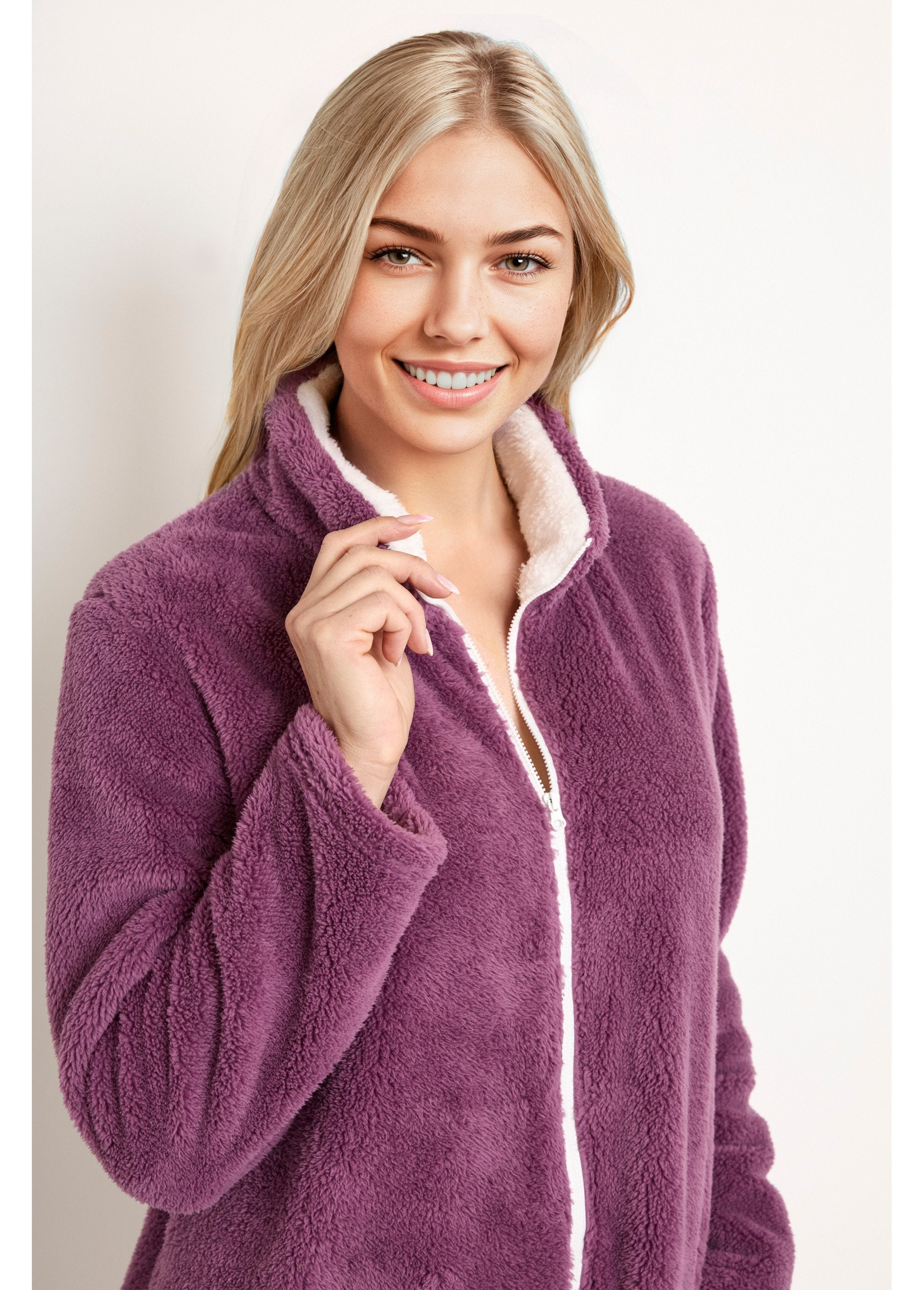 Short_zipped_bathrobe_with_high_collar_and_plush_mesh_Plum_DE1_slim