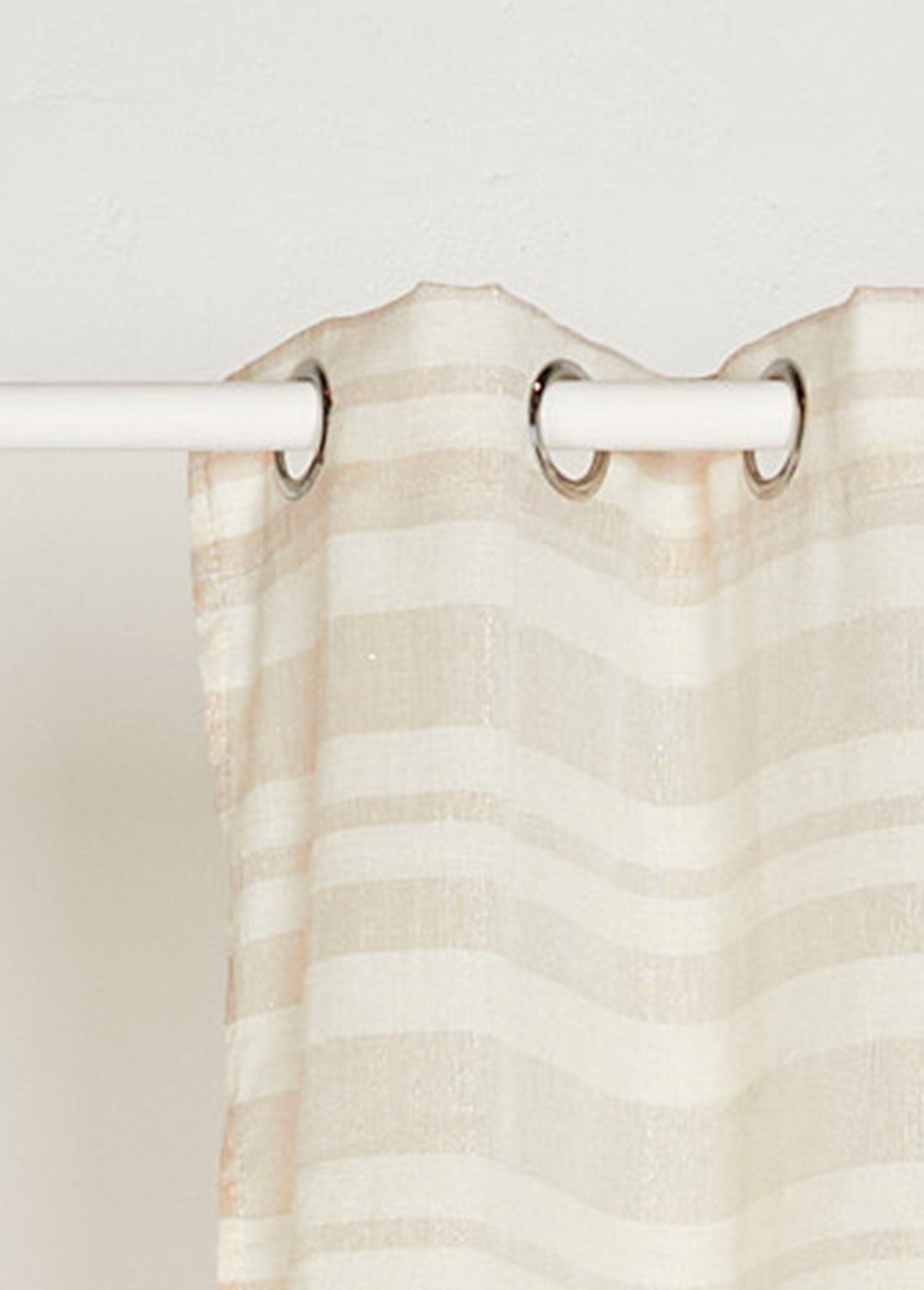One-panel_curtain,_light_and_shiny_stripes_Beige_stripe_DE1_slim