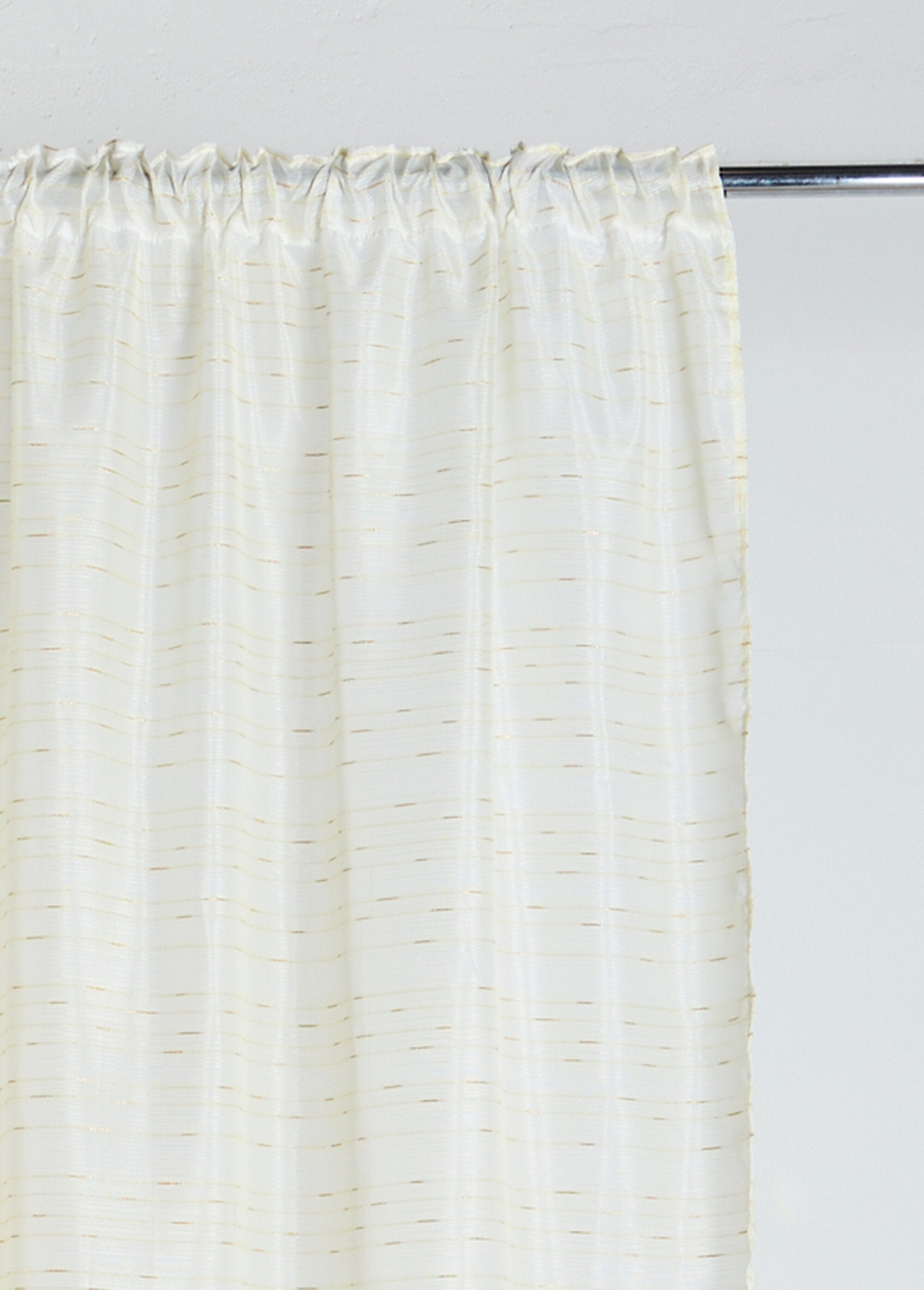 Single-panel_curtain_with_metal_striped_curtain_tape_Straw_yellow_DE1_slim