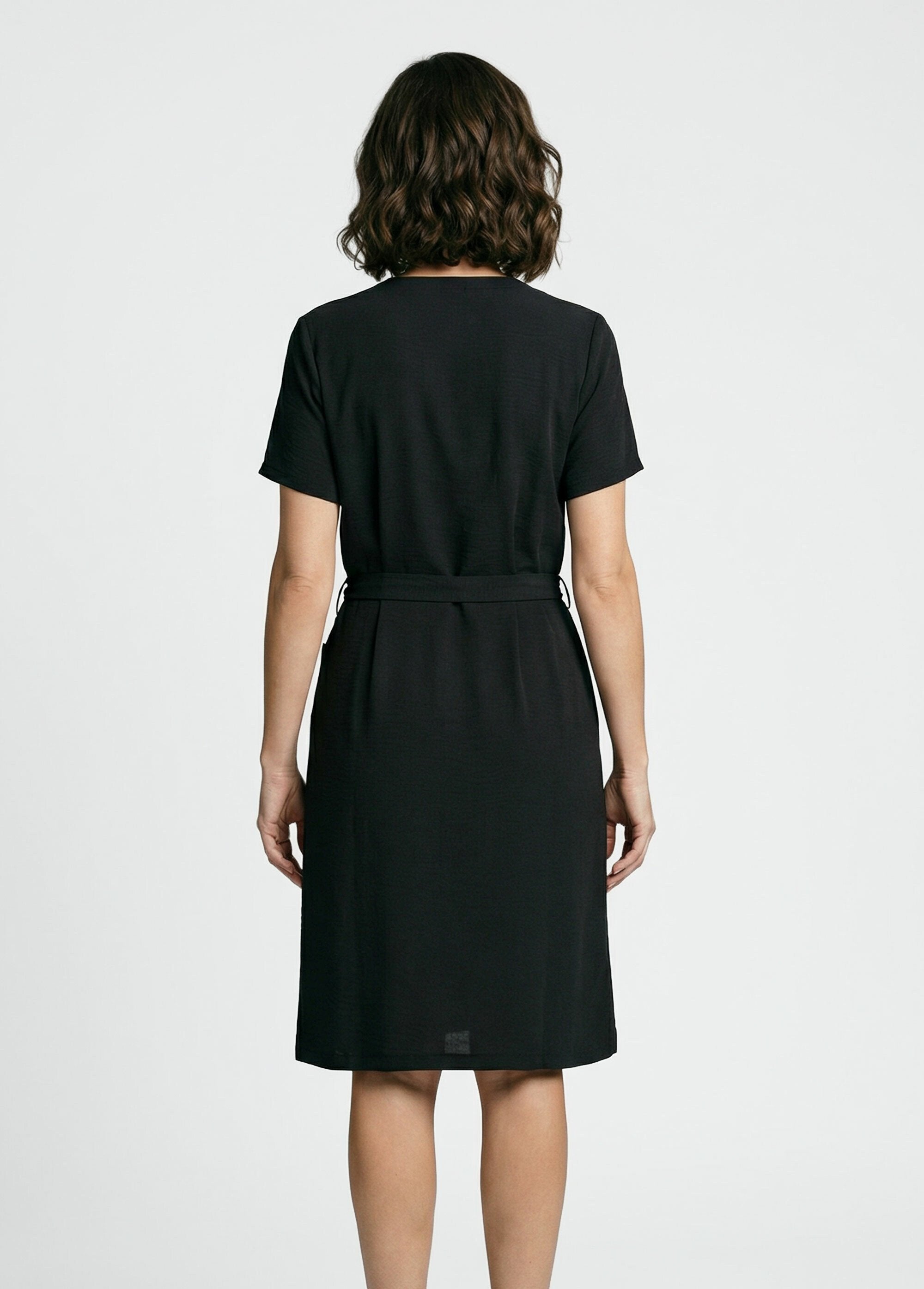 Robe_chemisier_en_crêpe,_style_ethnique_Noir_DO1_slim