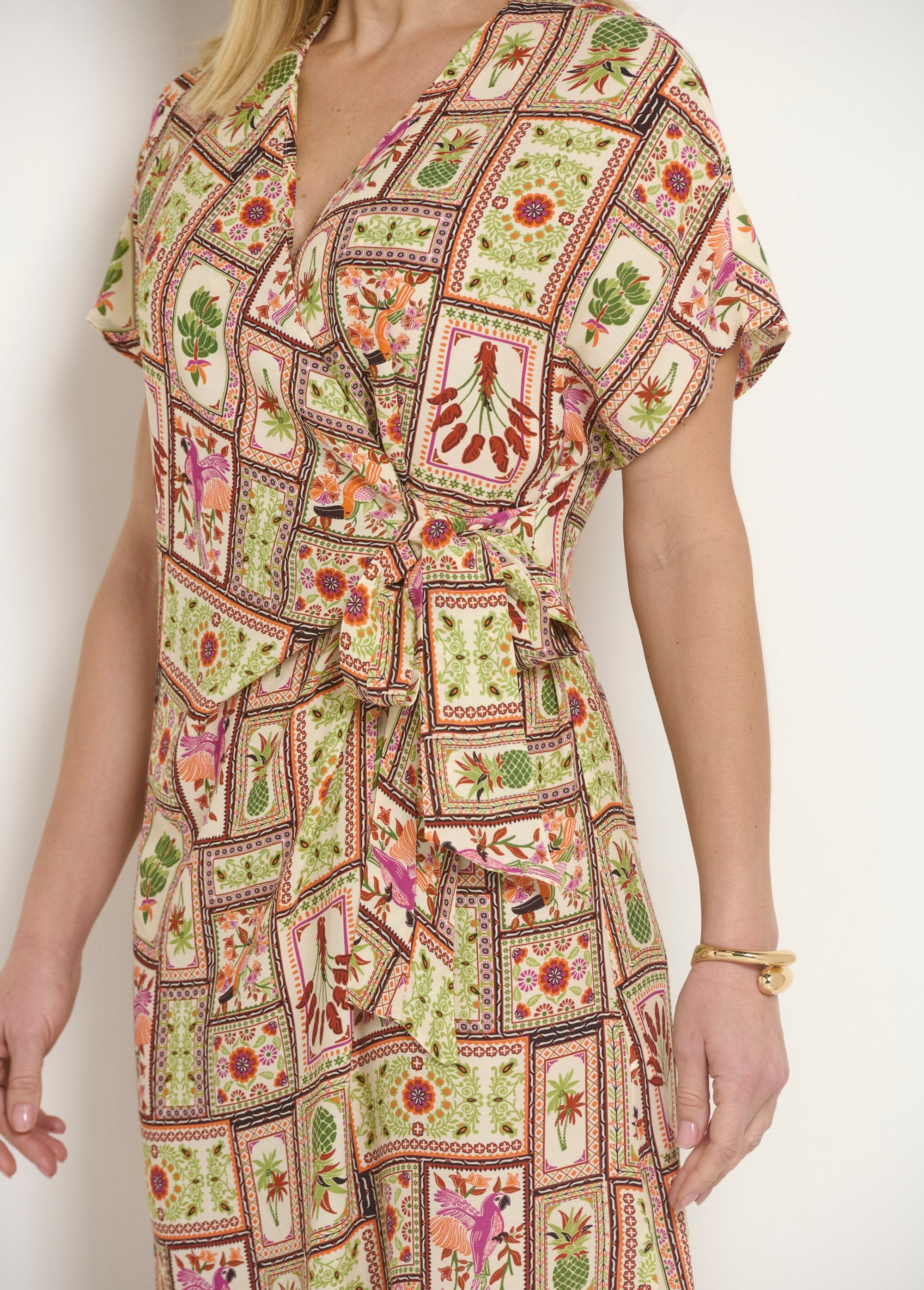 Long_printed_dress_with_a_wrap_neckline_Green_prints_DE1_slim