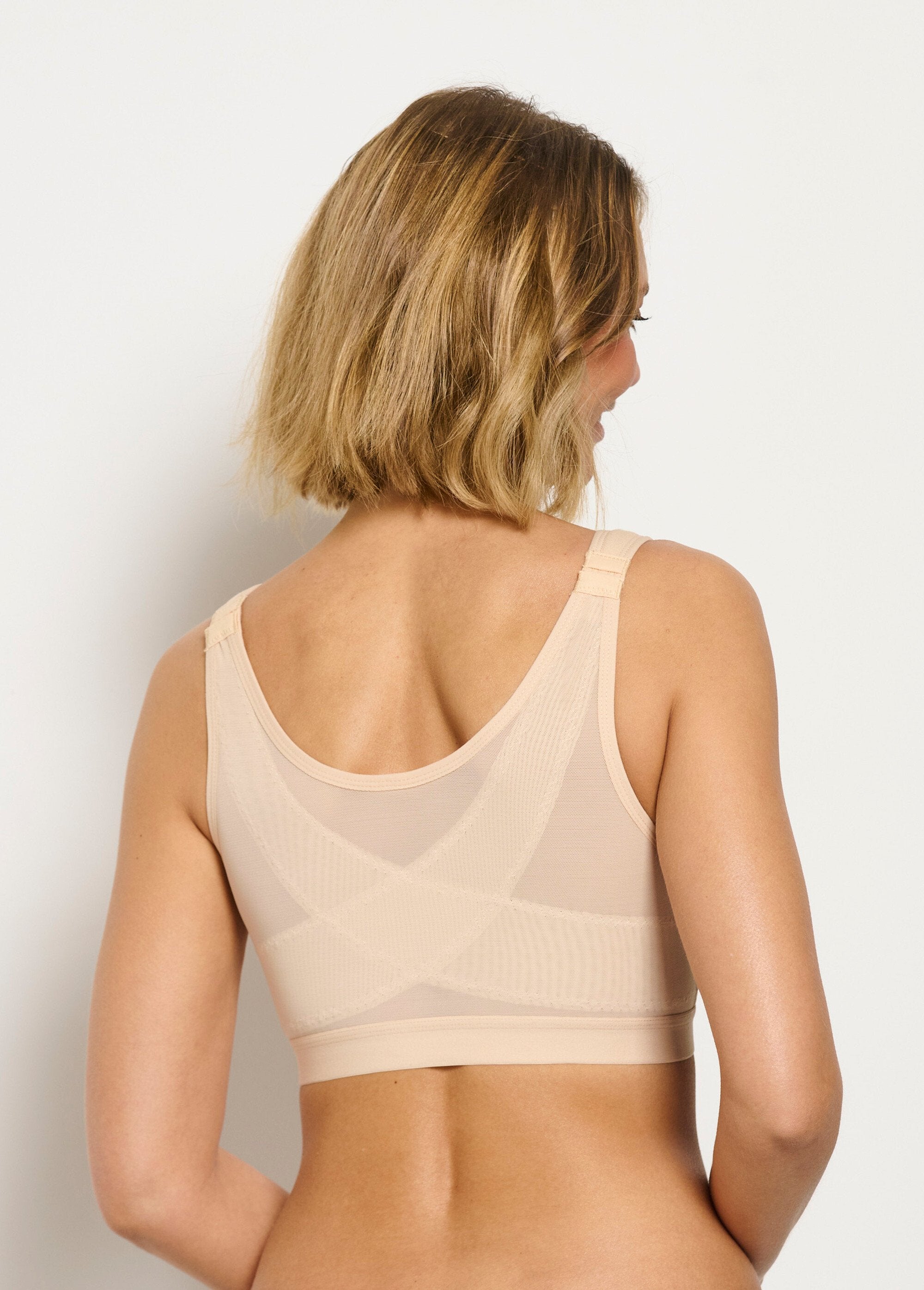 High-support,_open-front,_non-wired_bra_Skin_DO1_slim