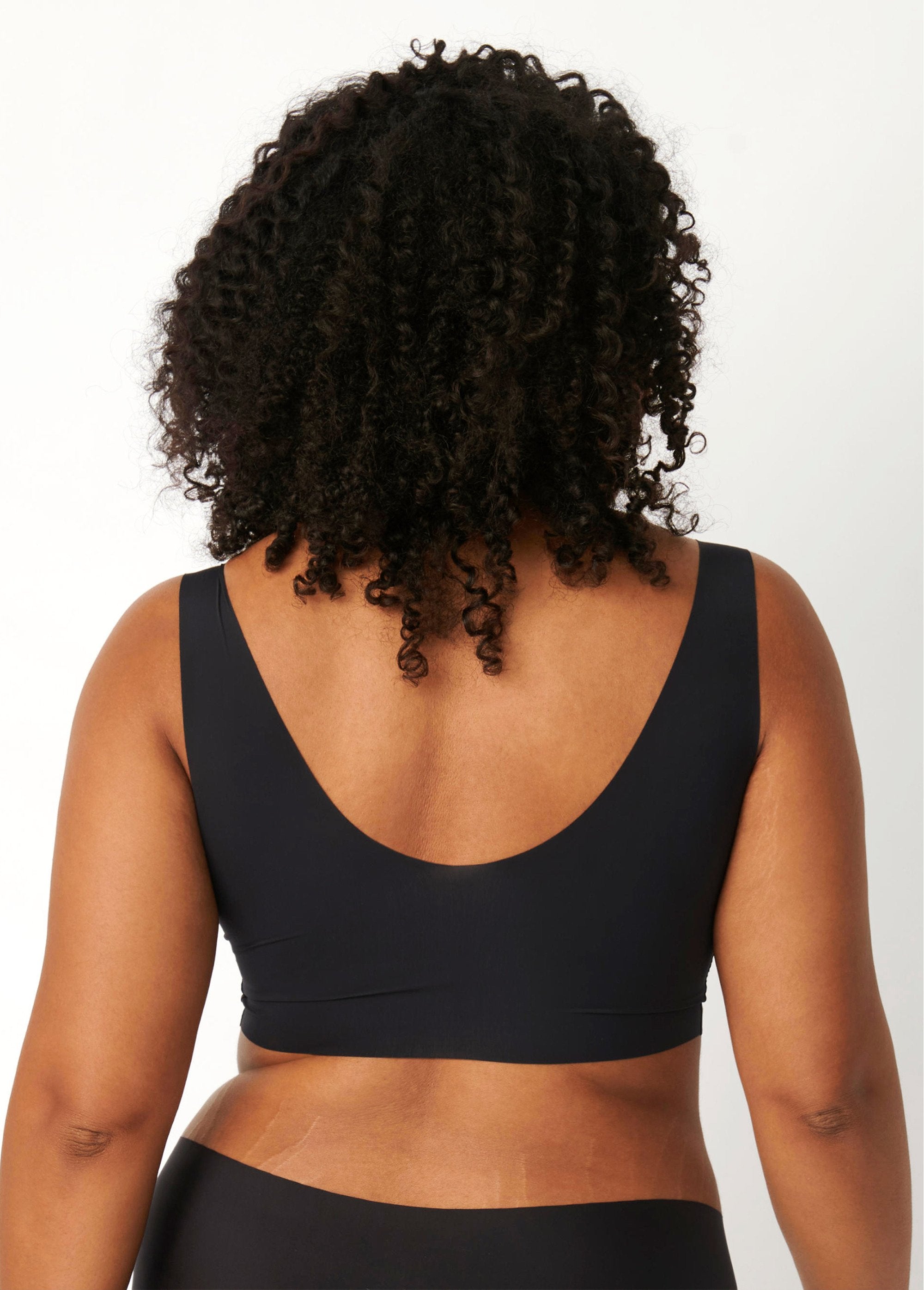 Zero_Feel_Bra_Black_DO1_curvy