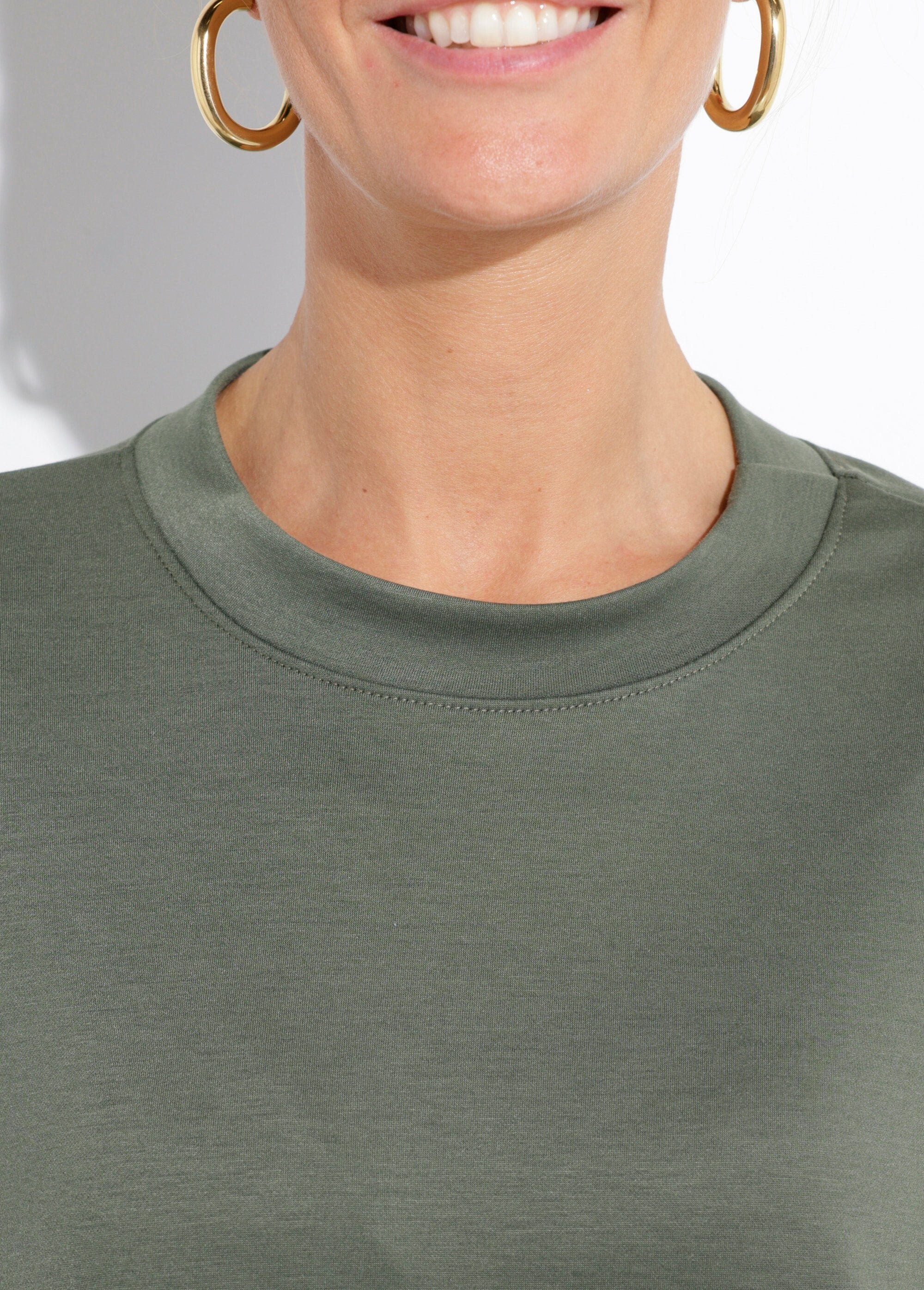 Wide_round_neck_sweatshirt,_3/4_sleeves_Khaki_DE1_slim