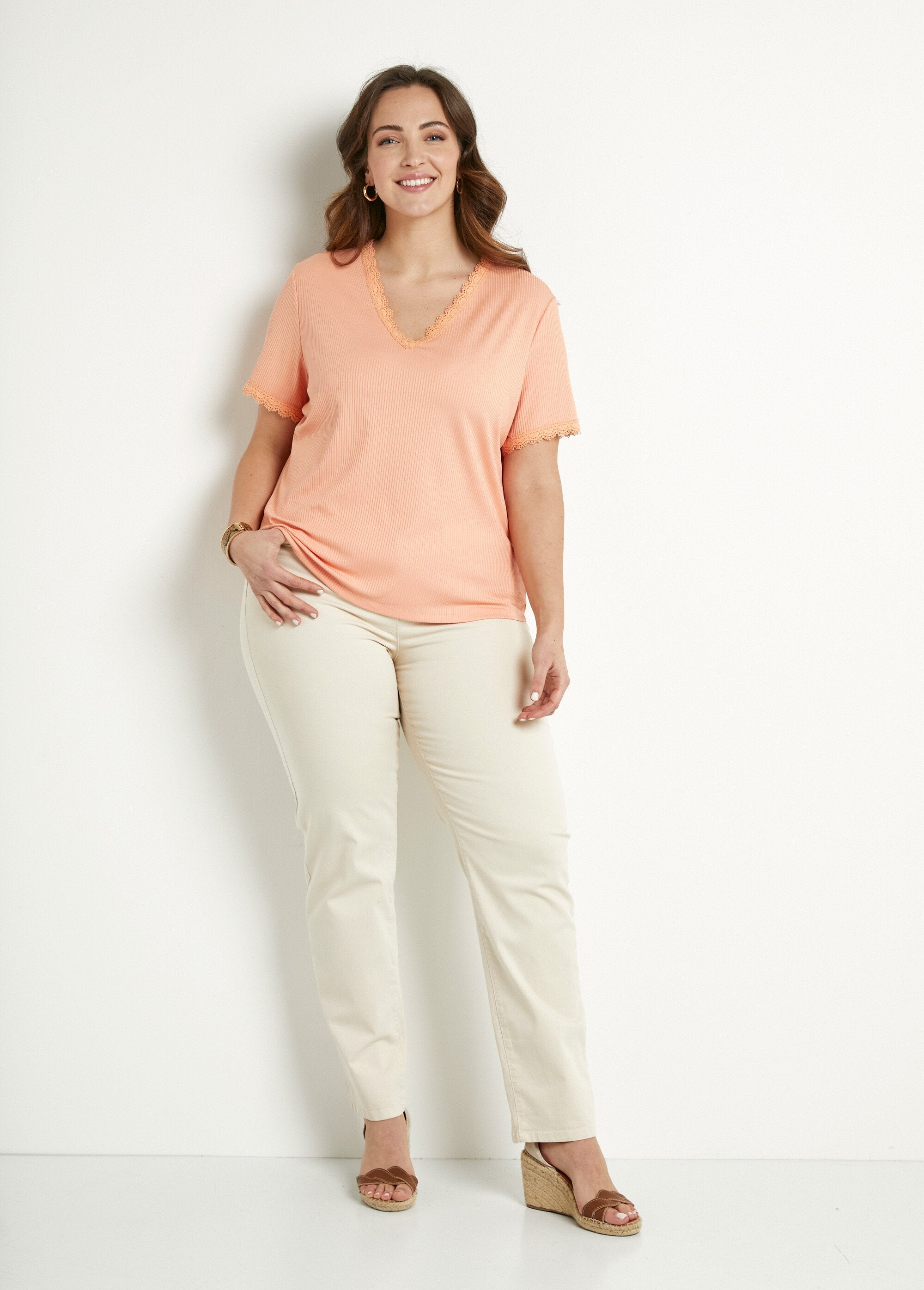 V-neck_t-shirt_with_fine_lace_ribbing_and_short_sleeves_Salmon_SF1_curvy