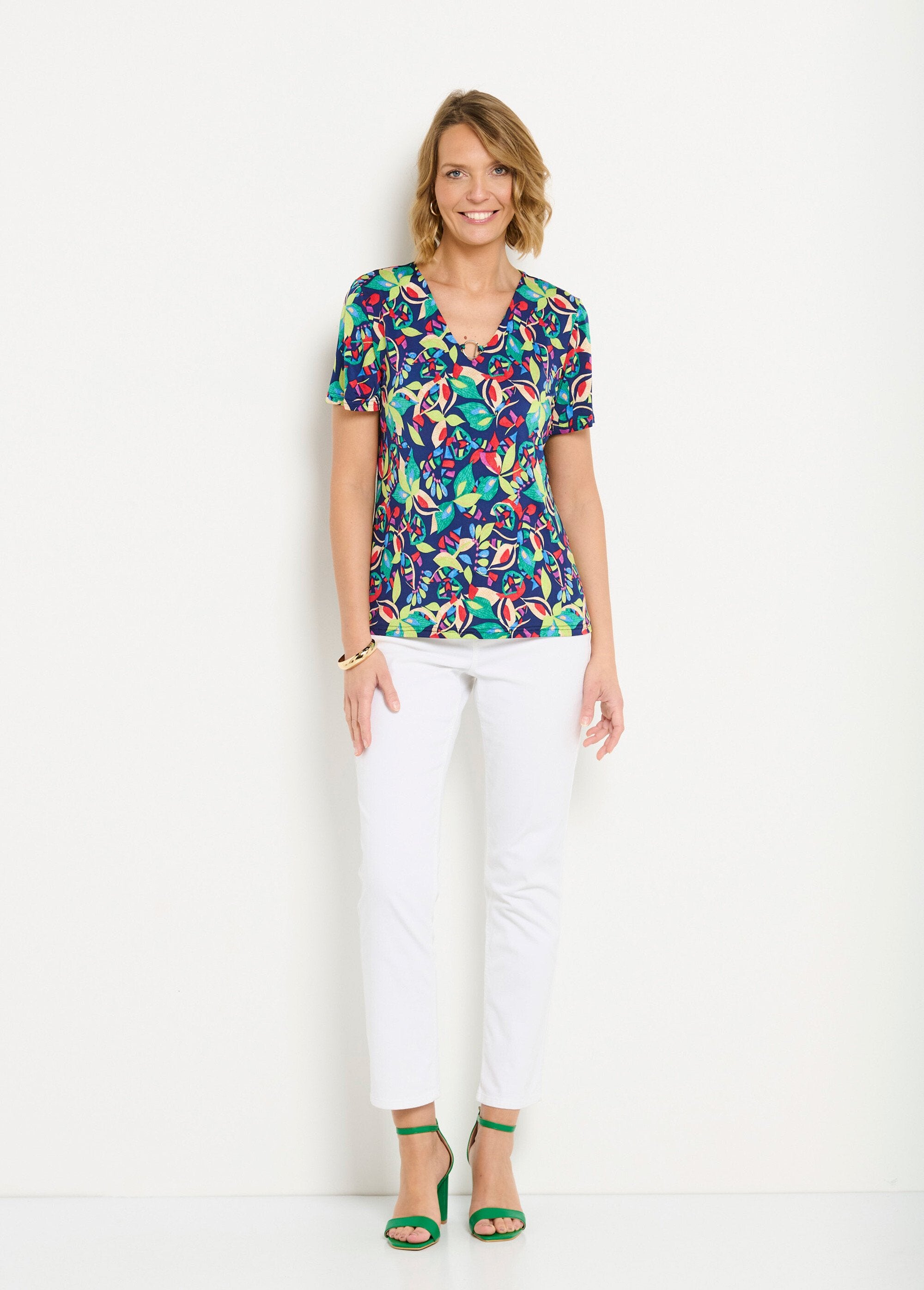 Plain_or_printed_short-sleeved_T-shirt_Navy_and_green_SF1_slim