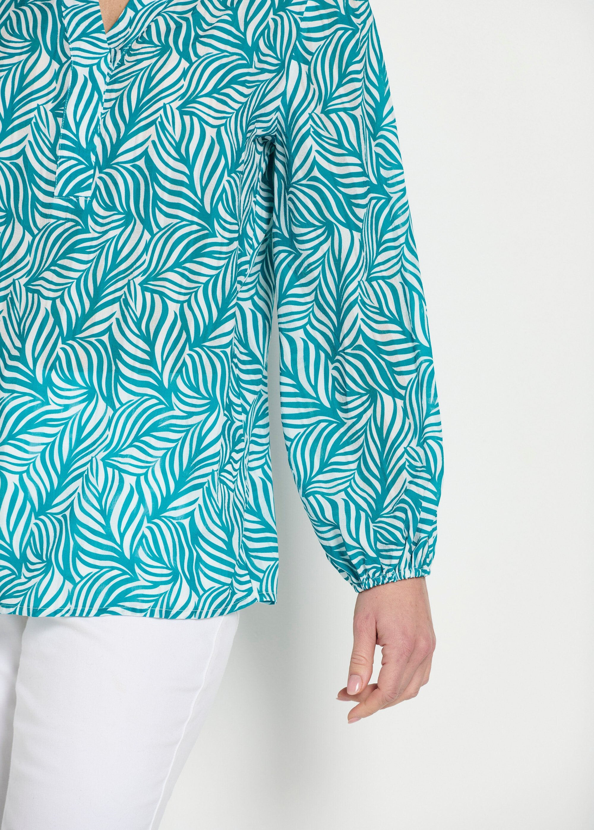 Long_buttoned_tunic_with_3/4_sleeves_Green_and_white_DE2_slim