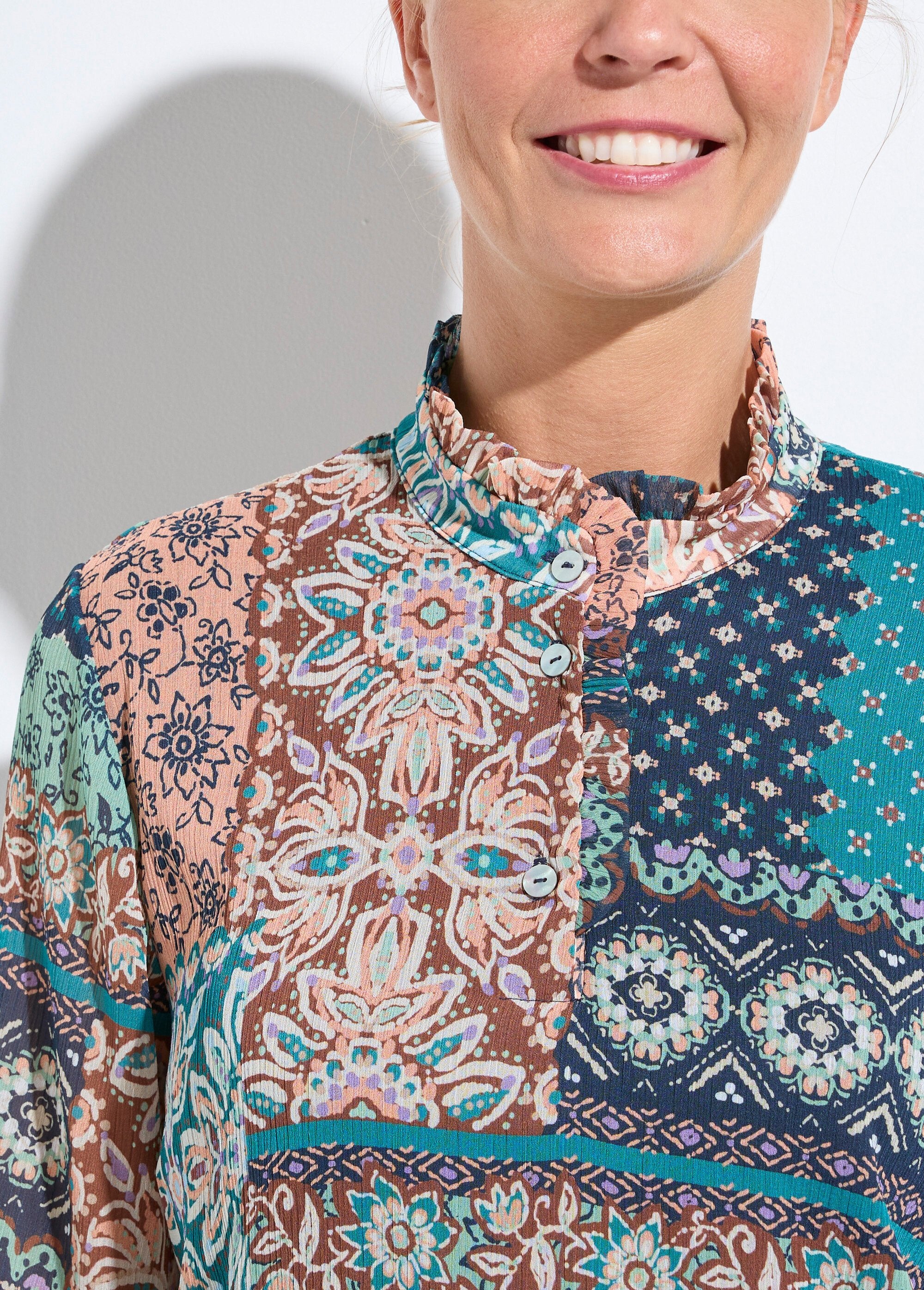 Tunic_with_ruffled_collar_in_crepe_voile_and_patchwork_print_Green_and_ecru_DE1_slim