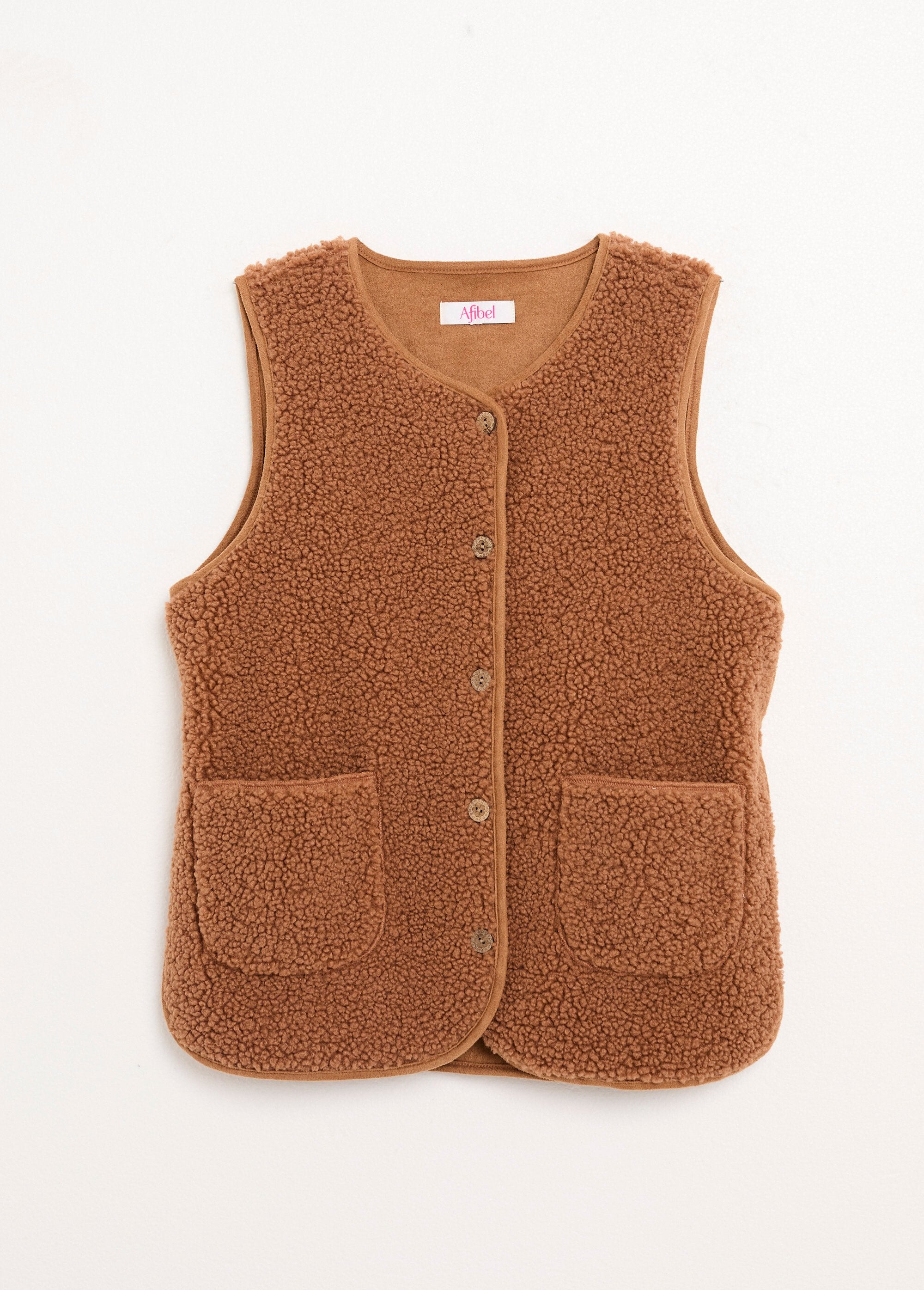 Sleeveless_jacket_in_sherpa_with_velvety_interior_Caramel_AP1_slim