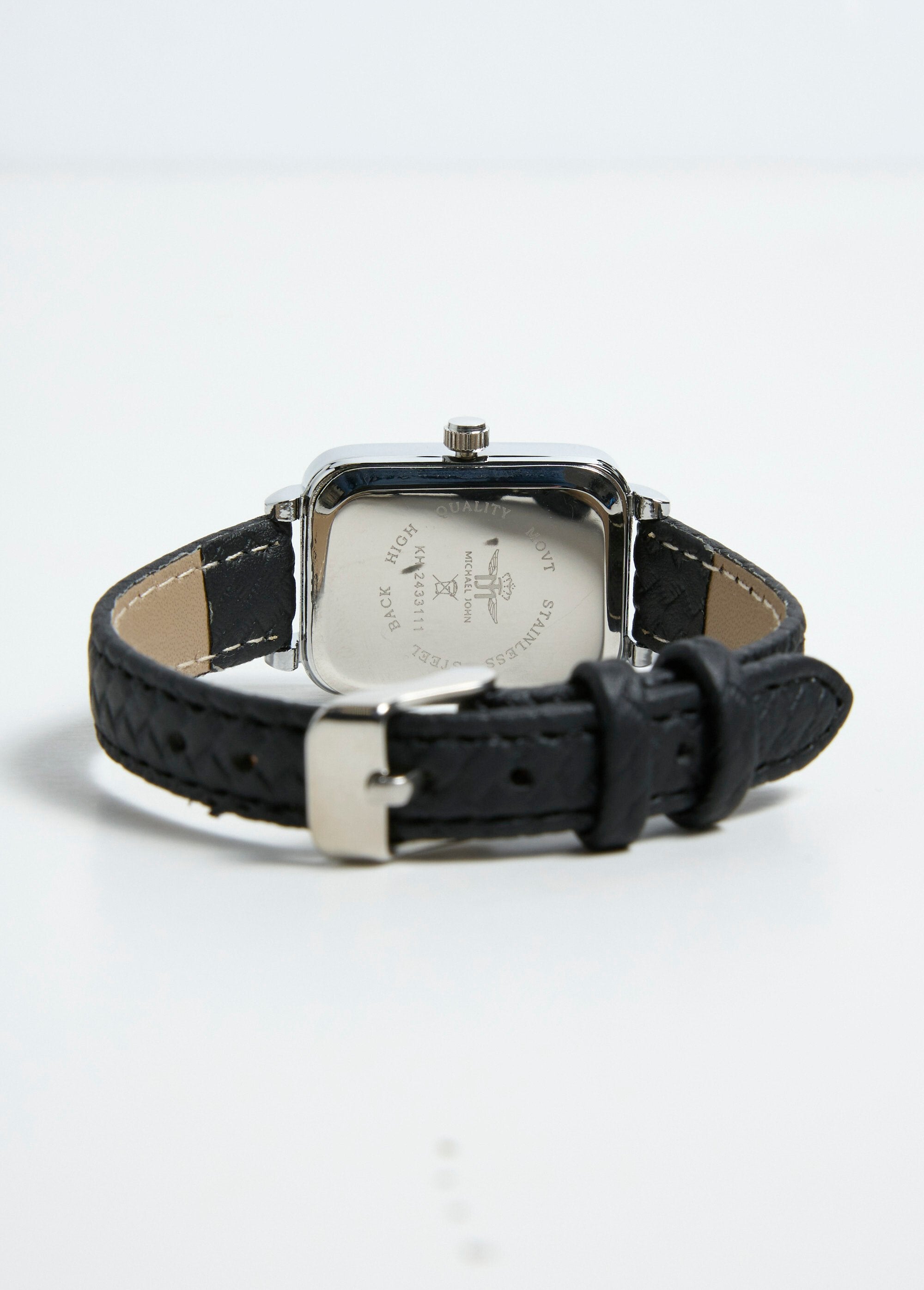 Rectangular_stainless_steel_watch_Black_DE2_slim