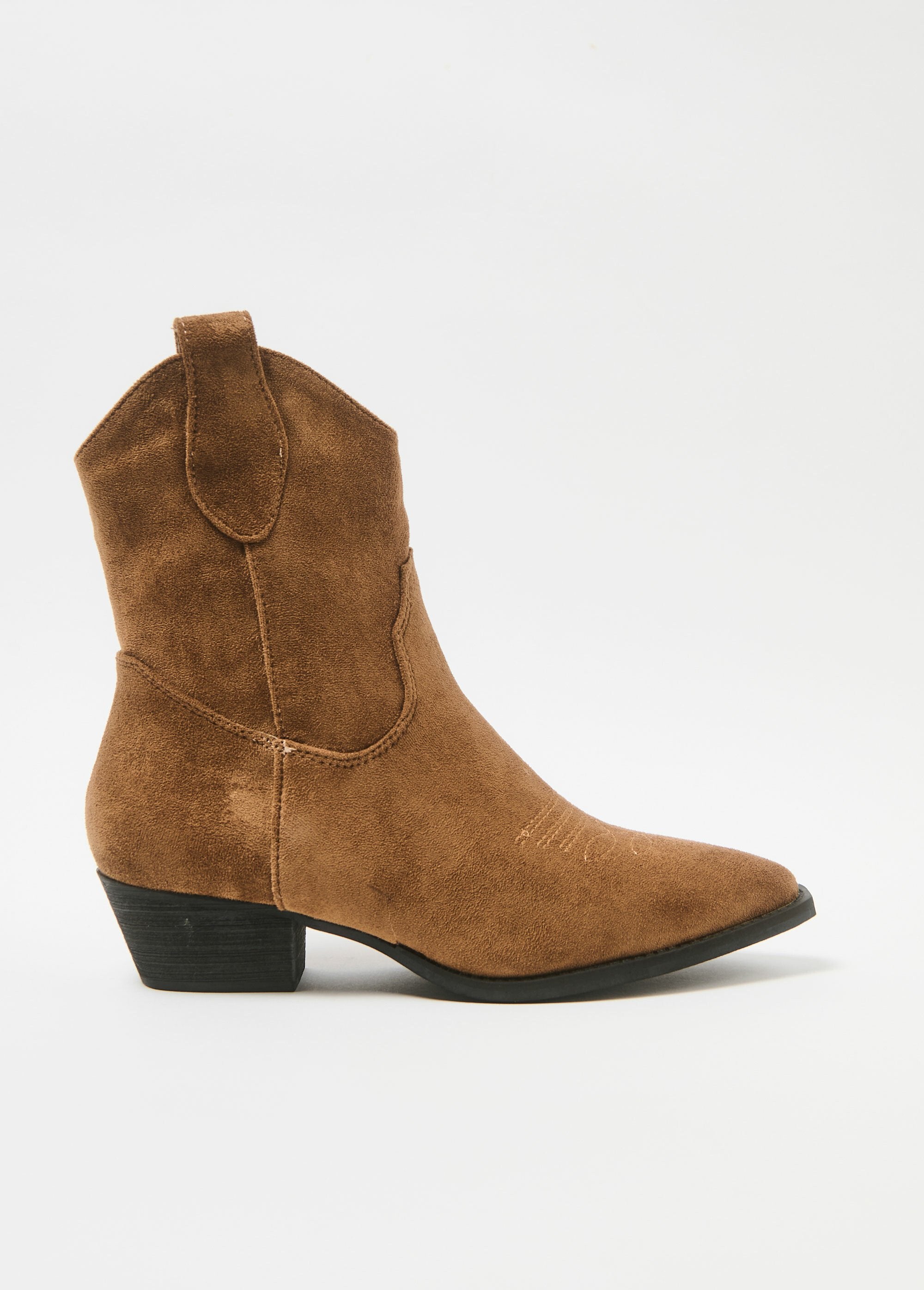 Suede_effect_western_boots_with_beveled_heel_camel_DR1_slim