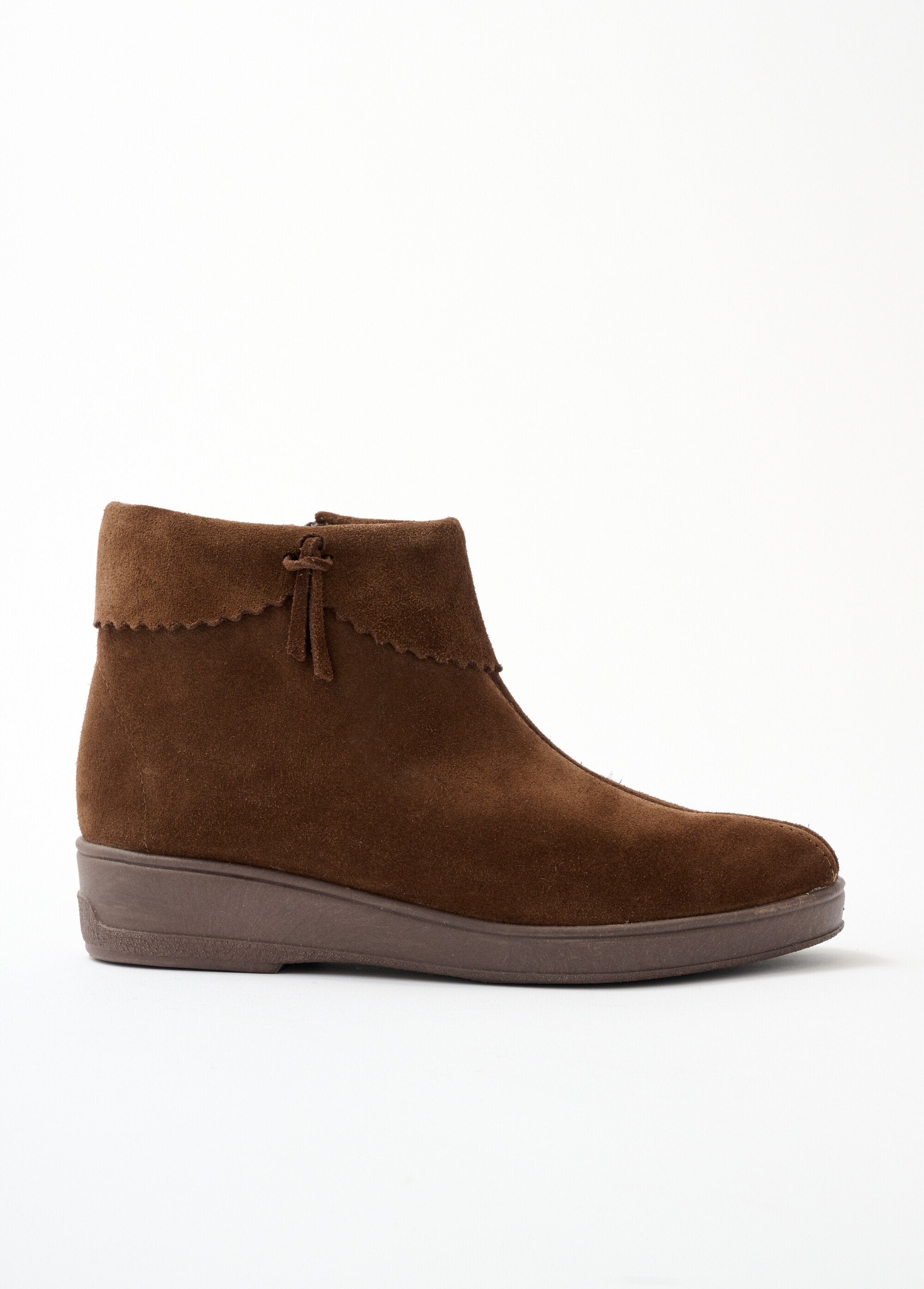 Zipped,_fur-lined_comfort_width_suede_leather_boots_Brown_DR1_slim