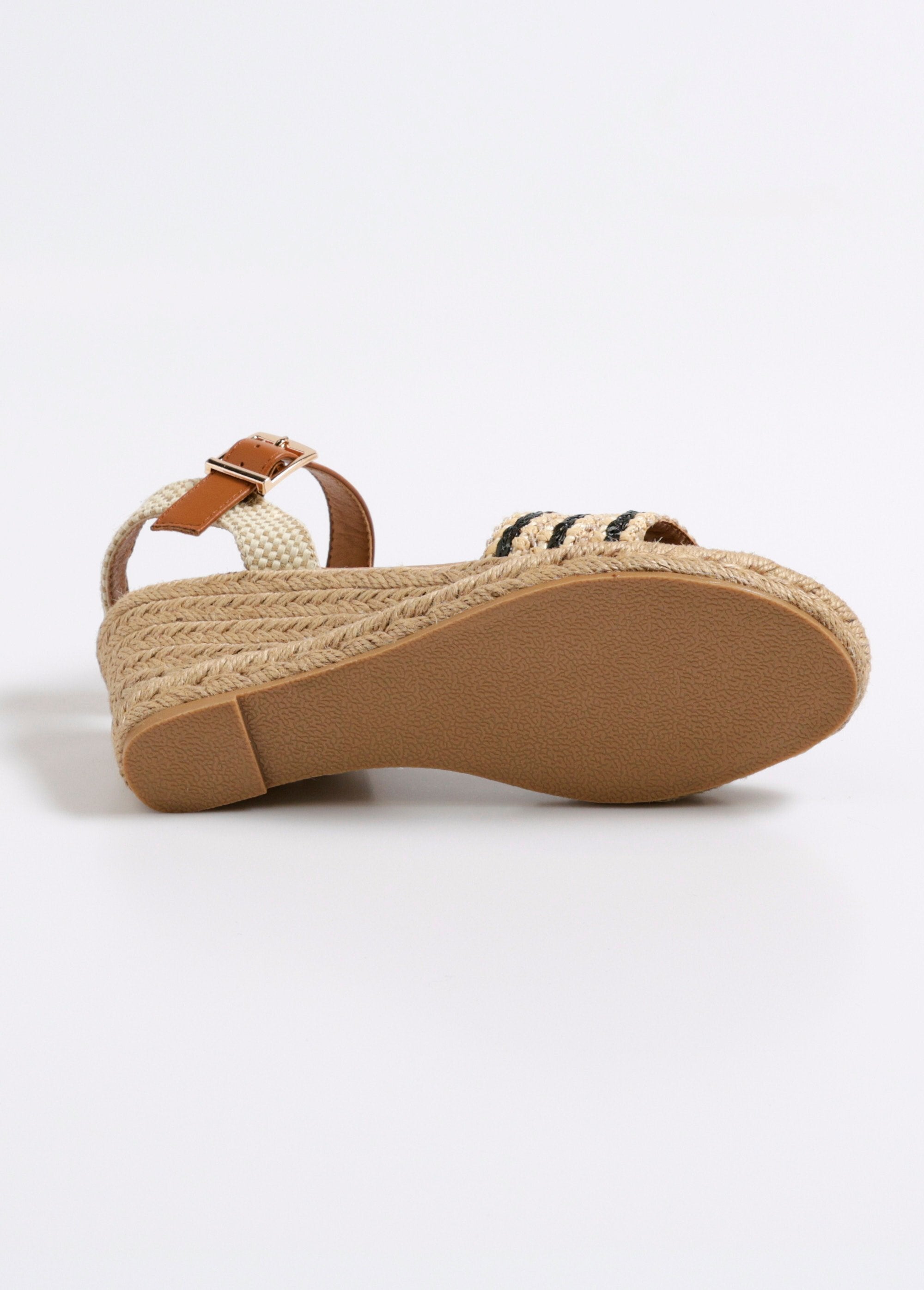 Fancy_espadrille_with_faux_leather_details_Black_UN1_slim