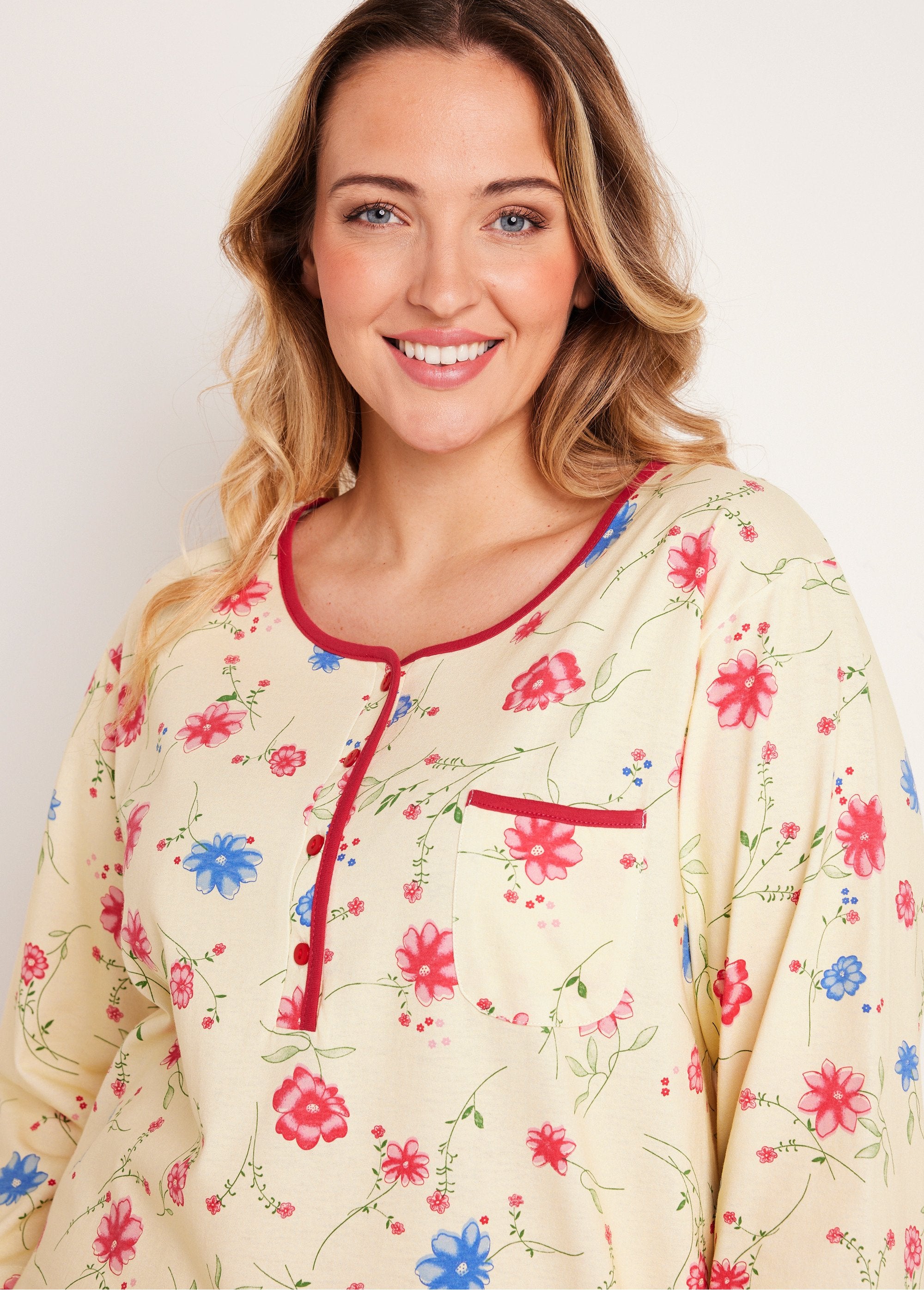 Floral_cotton_nightgown_3/4_sleeves_Yellow_background_DE1_curvy