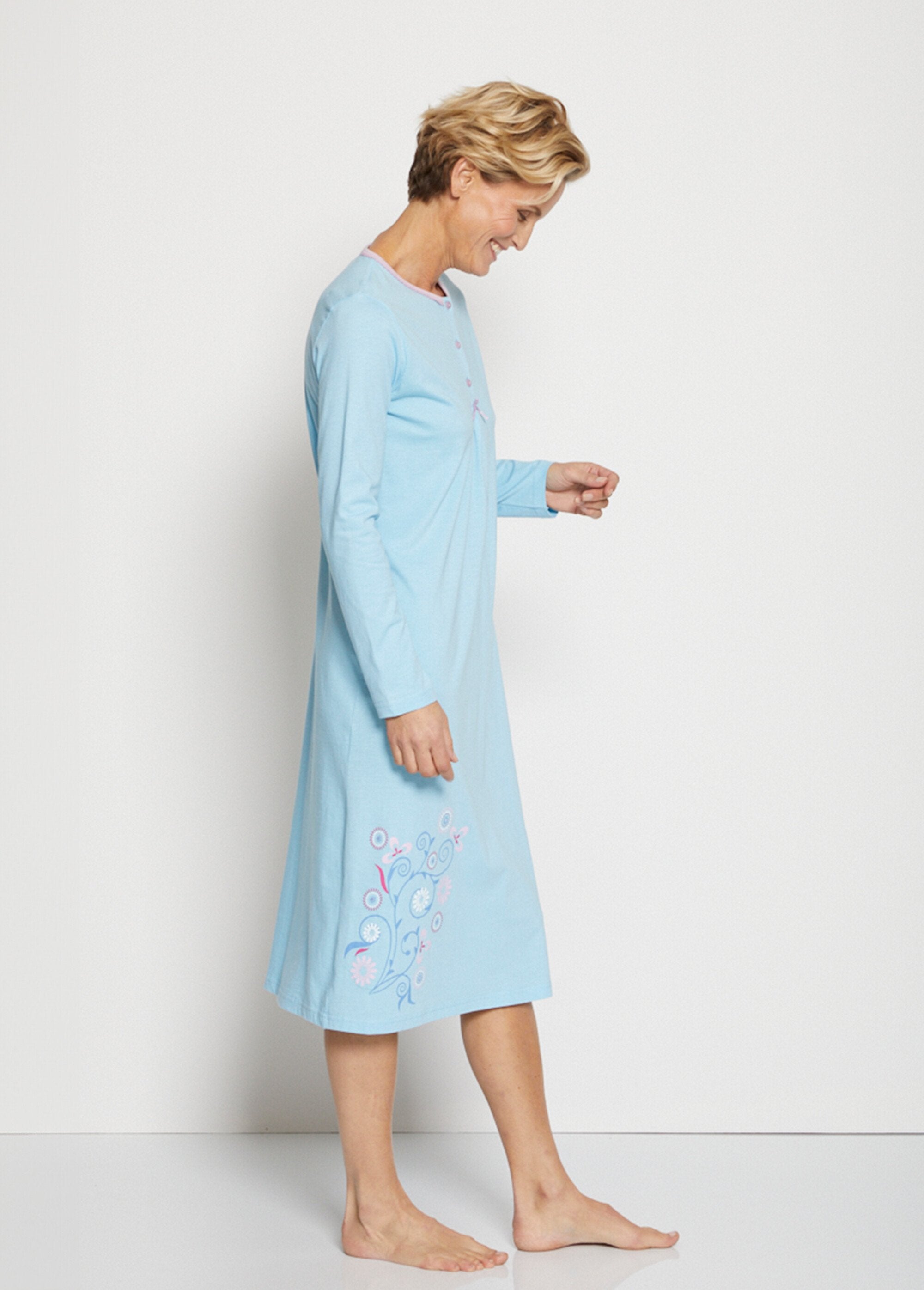 Mid-length_nightgown_with_long_sleeves_Blue_DR1_slim