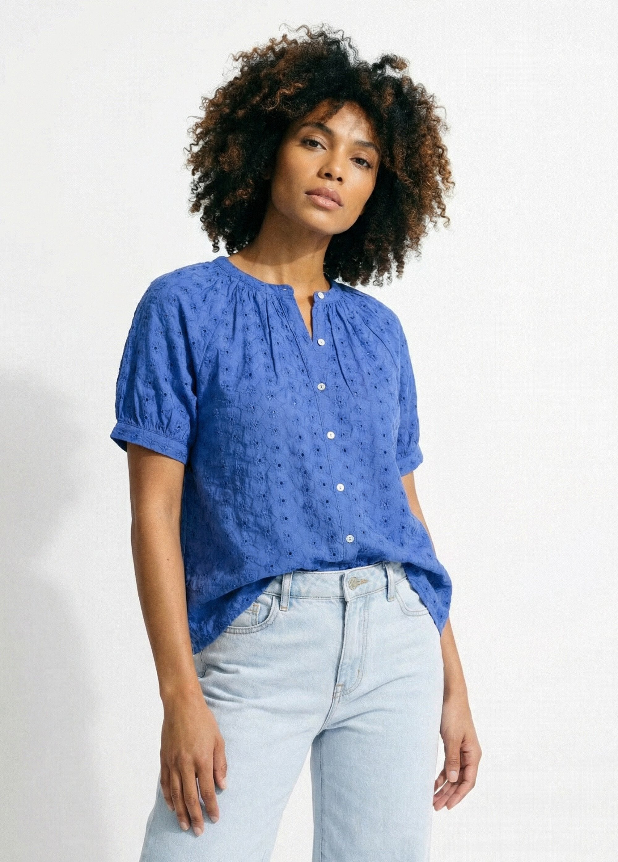 Loose-fitting_embroidered_cotton_blouse_without_collar_Blue_FA1_slim