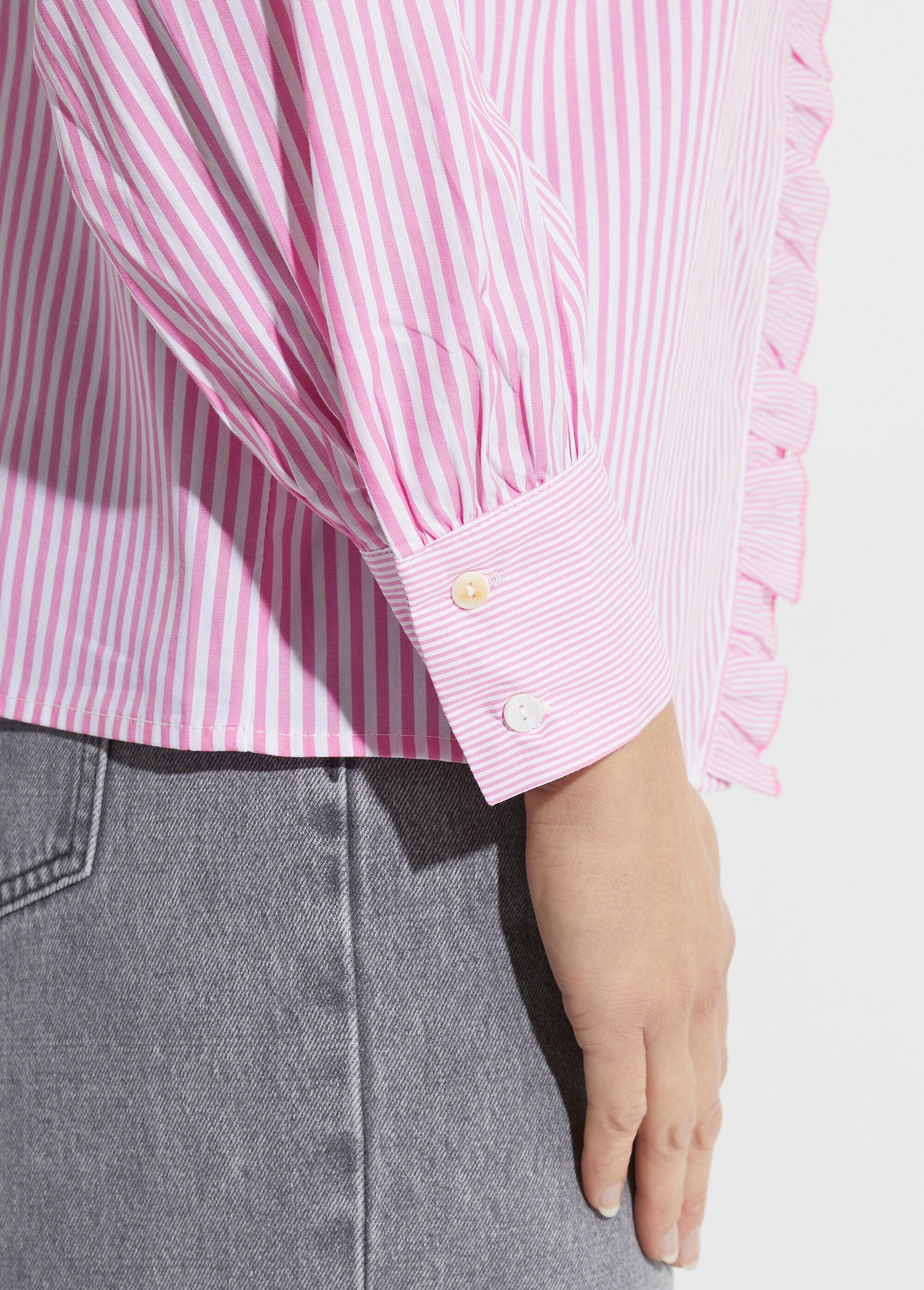 Striped_pleated_blouse_with_a_high_collar_Striped_rose_DE2_slim