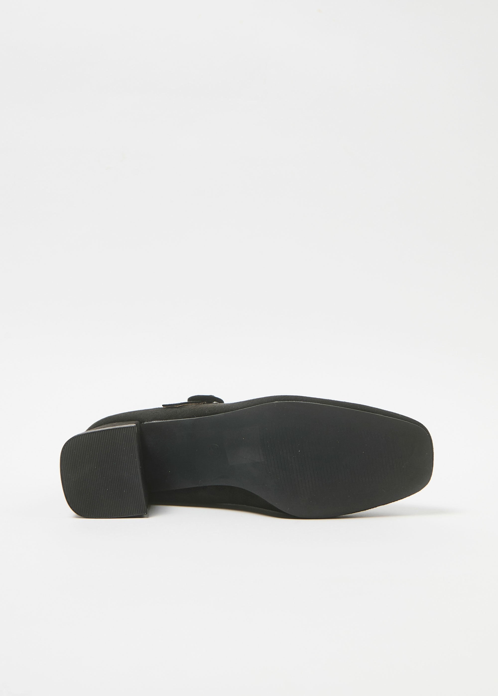 Metallic_pumps_with_baby-style_heels_Black_UN1_slim