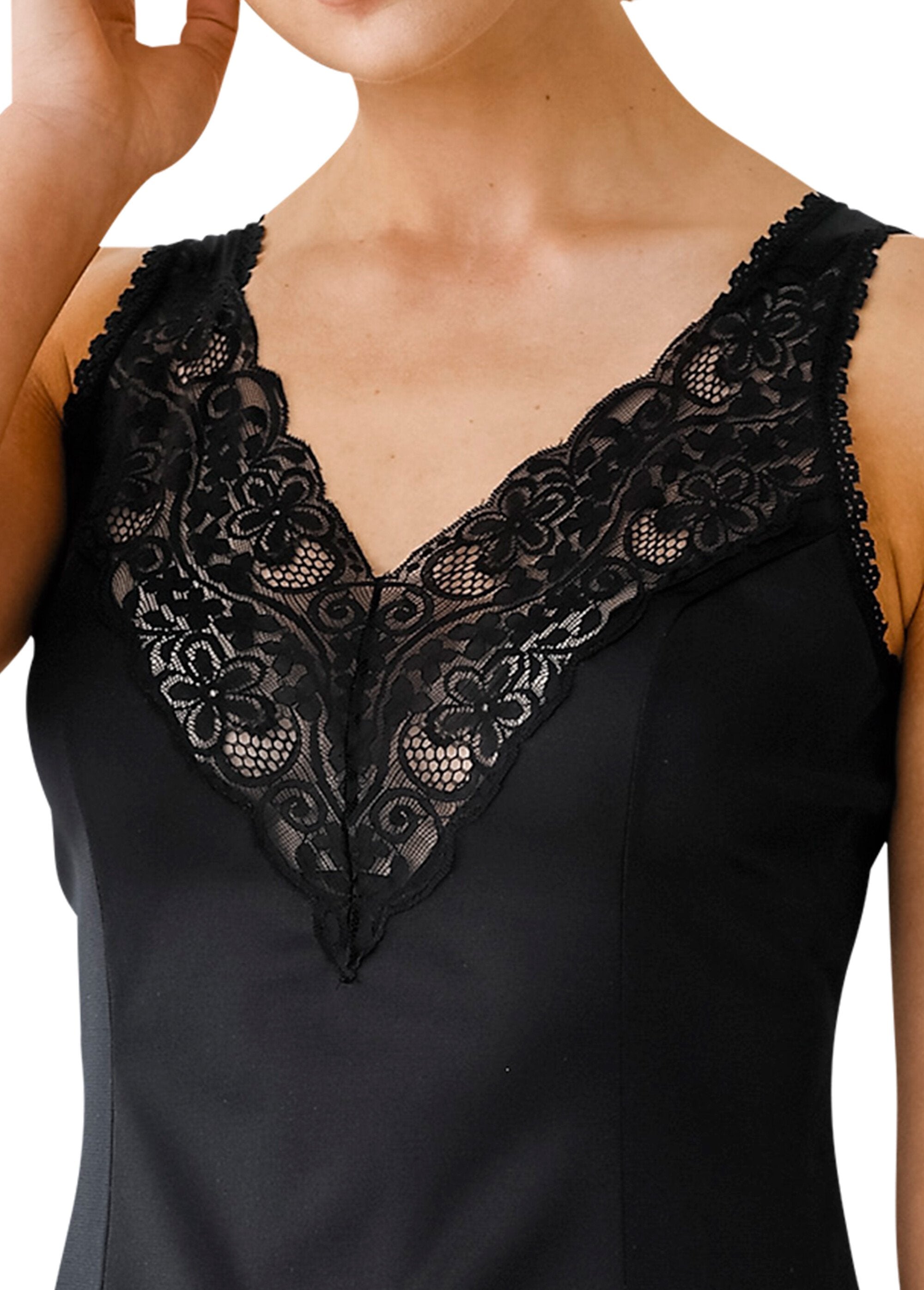 Lace_slip_dress_Black_DE1_slim