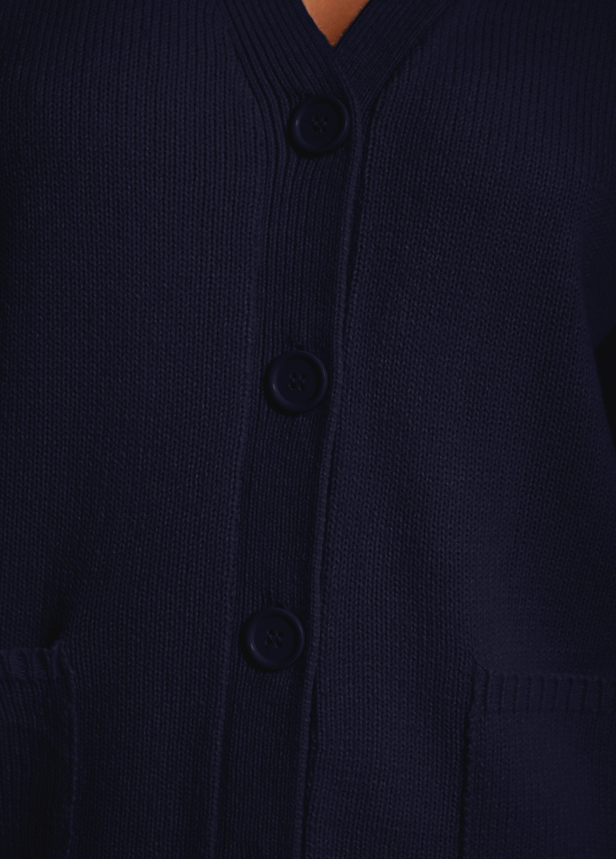 Thick_knit_buttoned_cardigan_Marine_DE1_slim