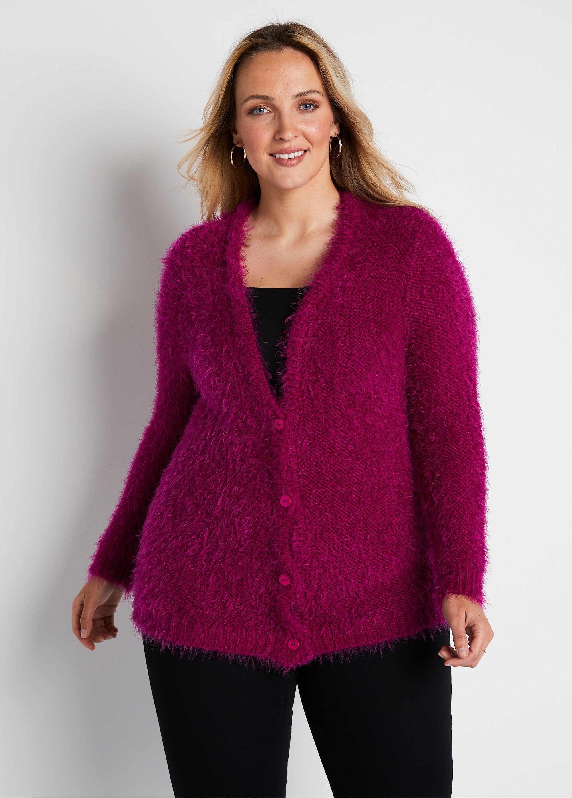 Soft_knit_mid-length_buttoned_cardigan_Fuchsia_FA1_curvy