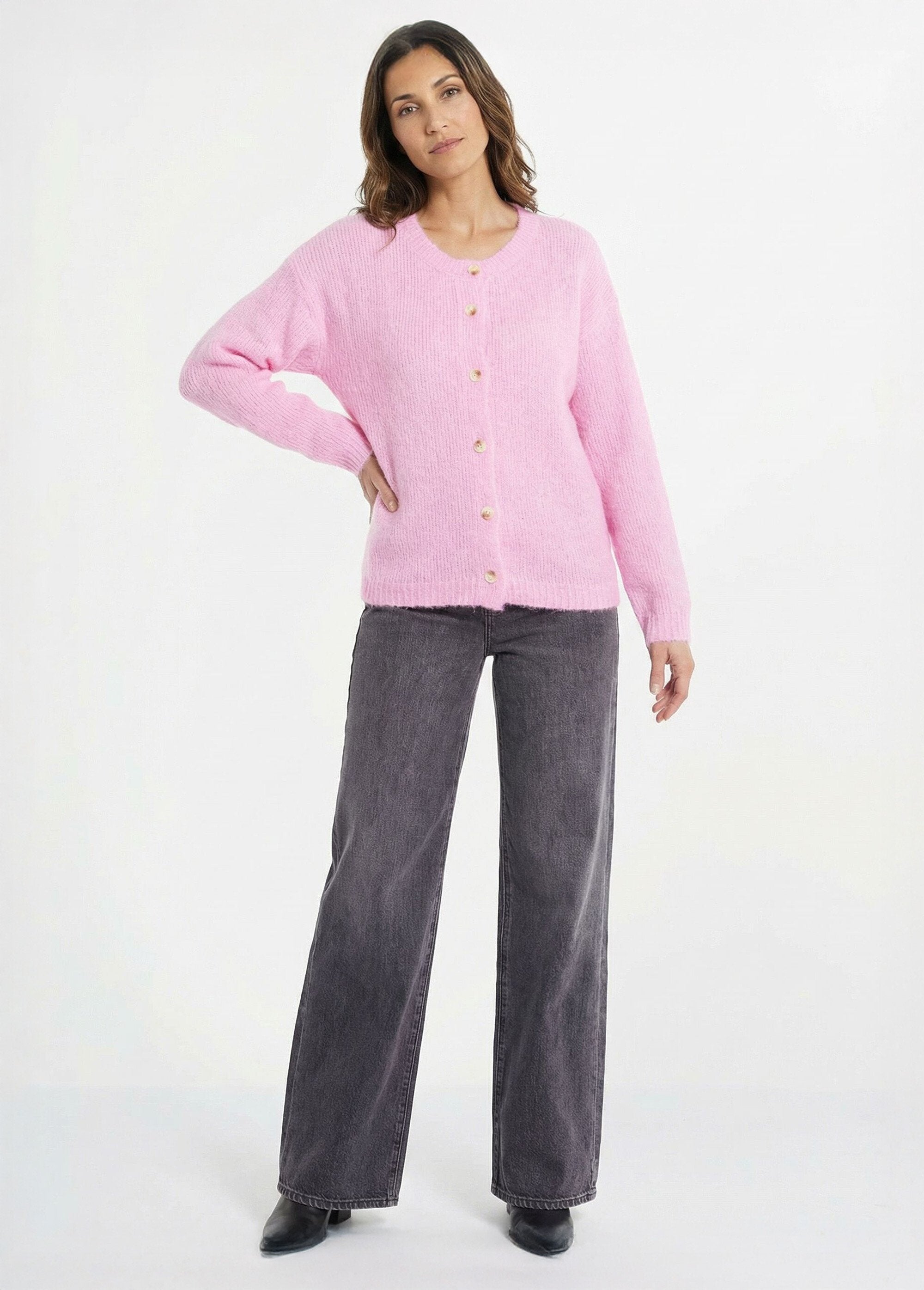 Round_neck_knitted_cardigan_with_wool_Pink_SF1_slim