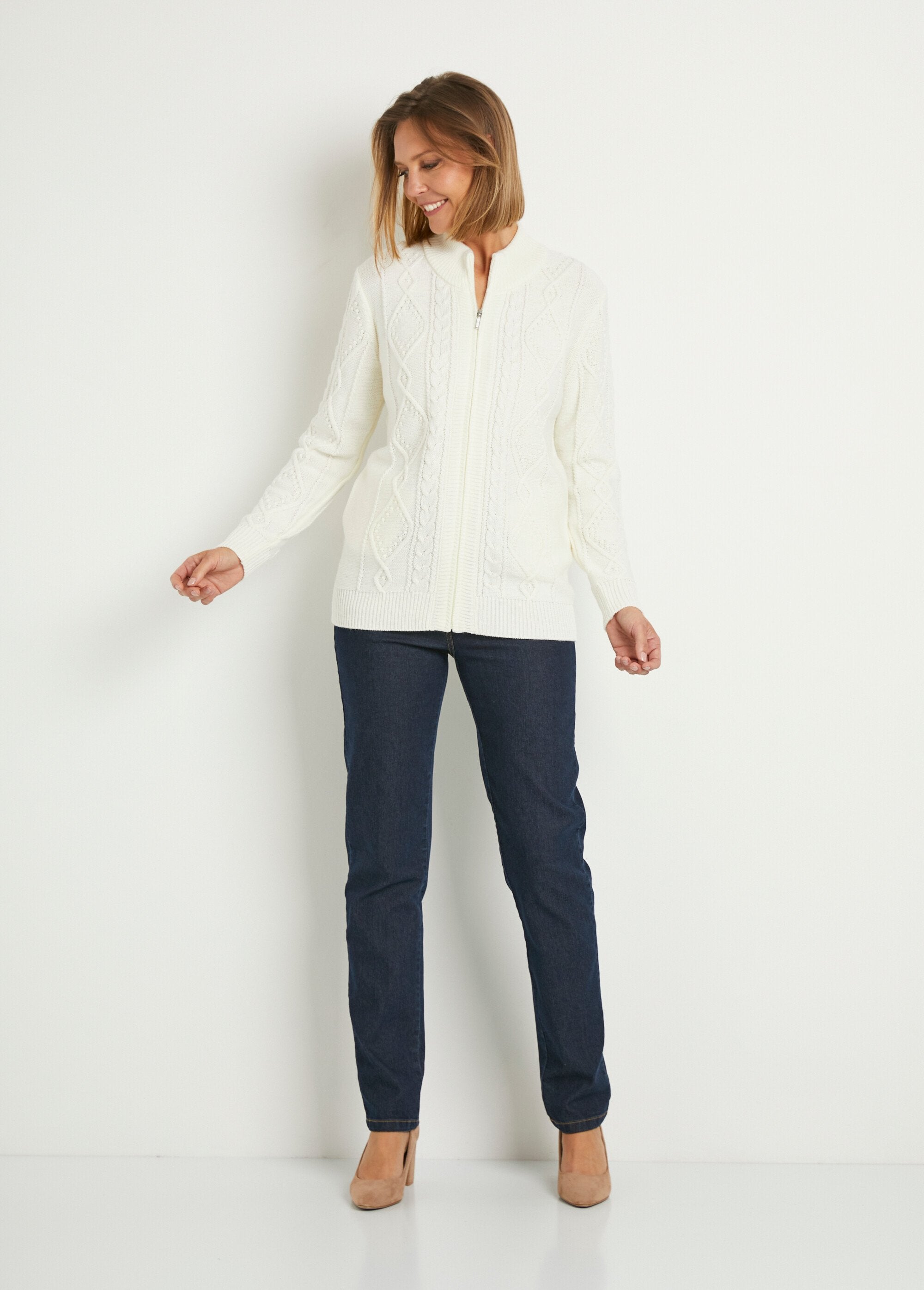 Warm_zipped_cardigan_with_cable_high_collar_Ecru_SF1_slim