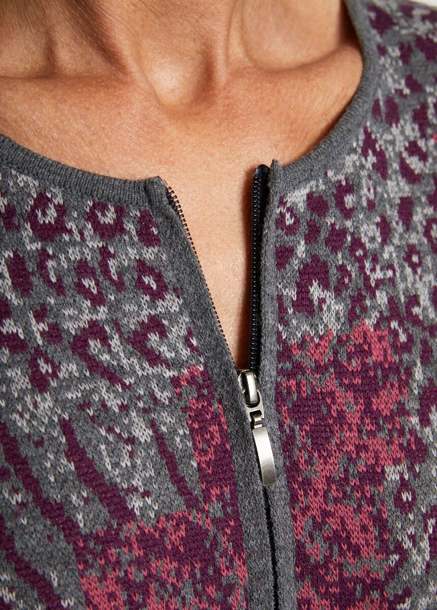 Leopard_jacquard_mid-length_zipped_cardigan_Gray_and_blackcurrant_DE3_slim