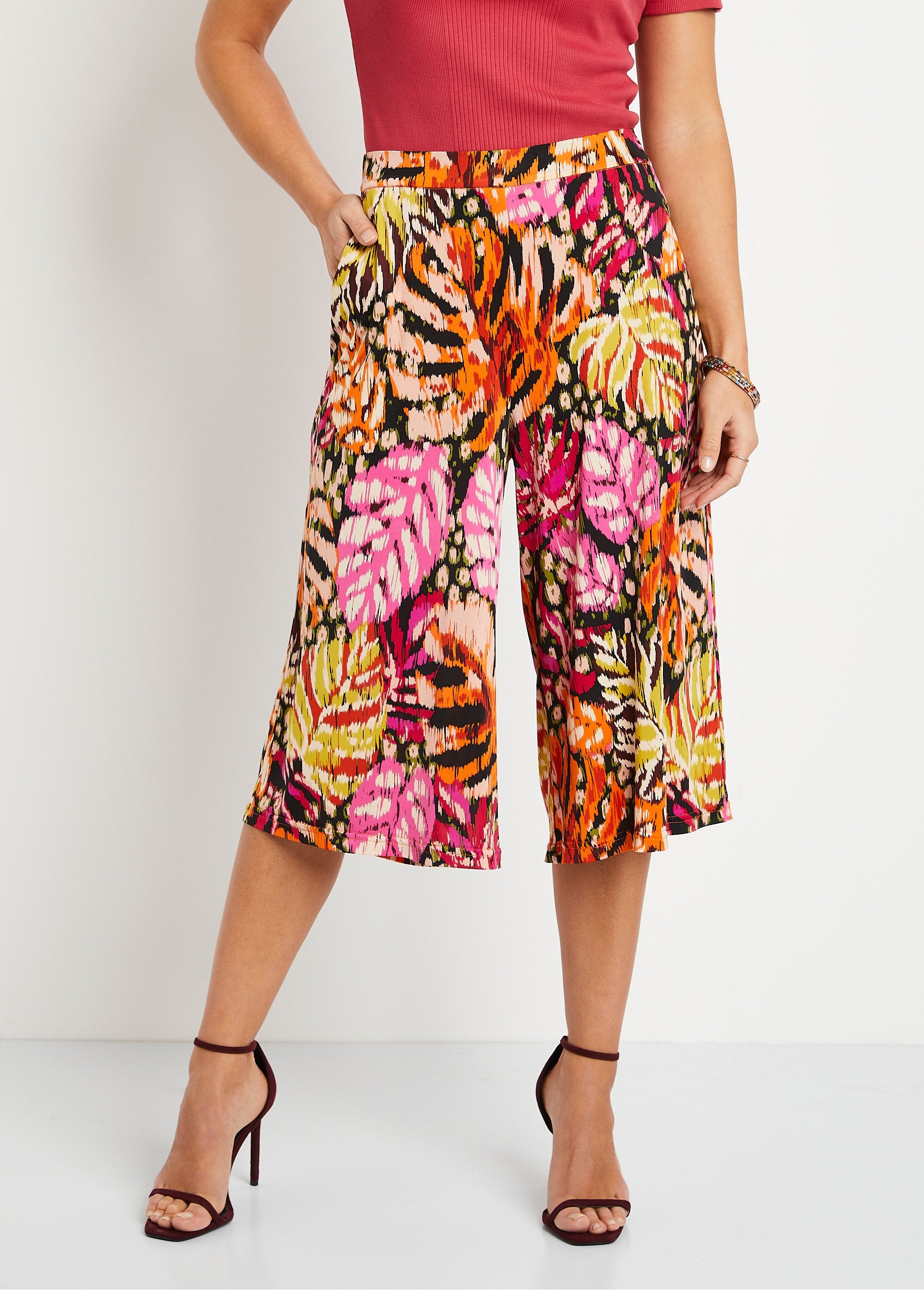 Loose_printed_elasticated_waist_culottes_Pink_and_green_FA1_slim