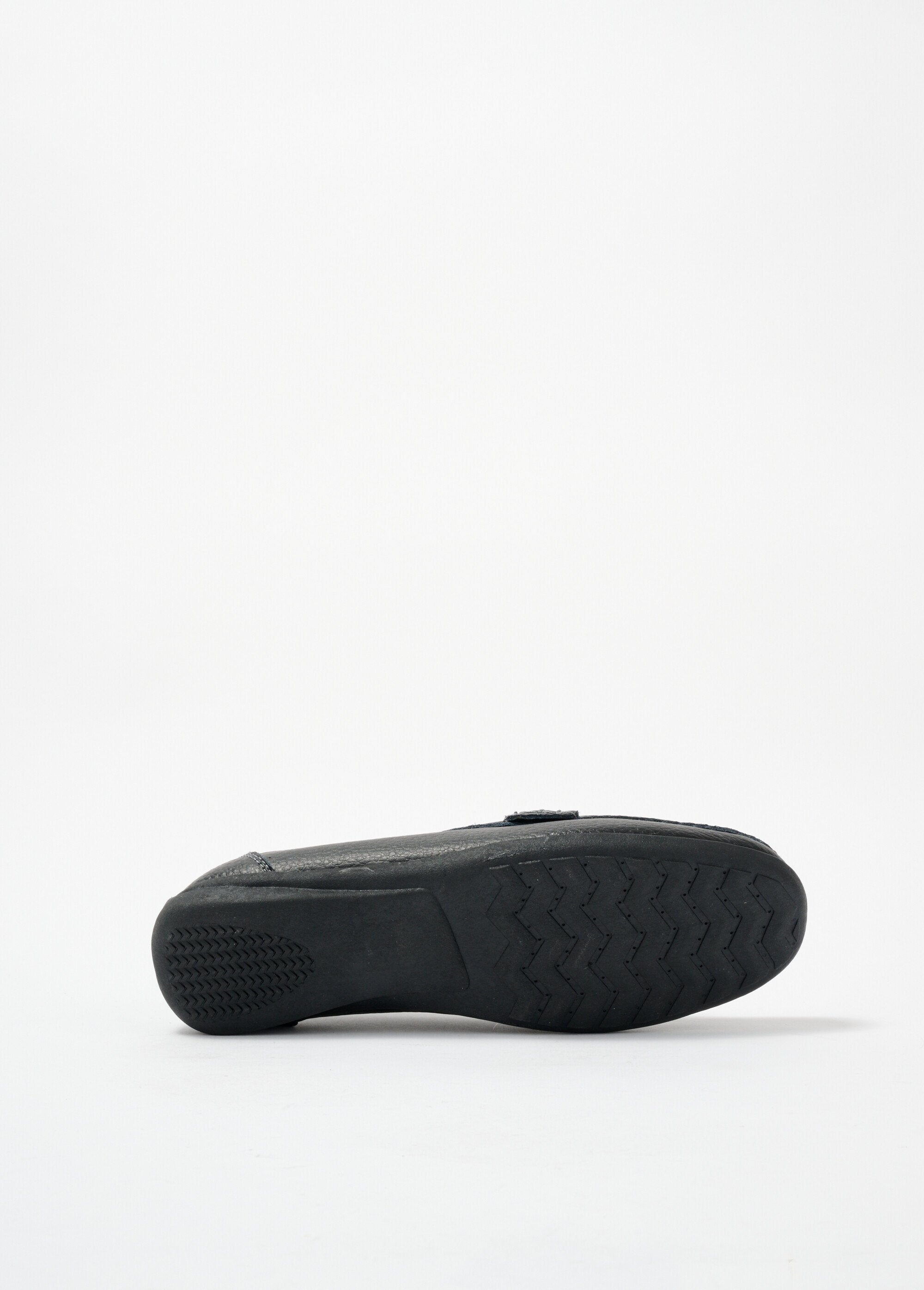 Metal_detail_loafers_with_non-slip_sole_Black_UN1_slim