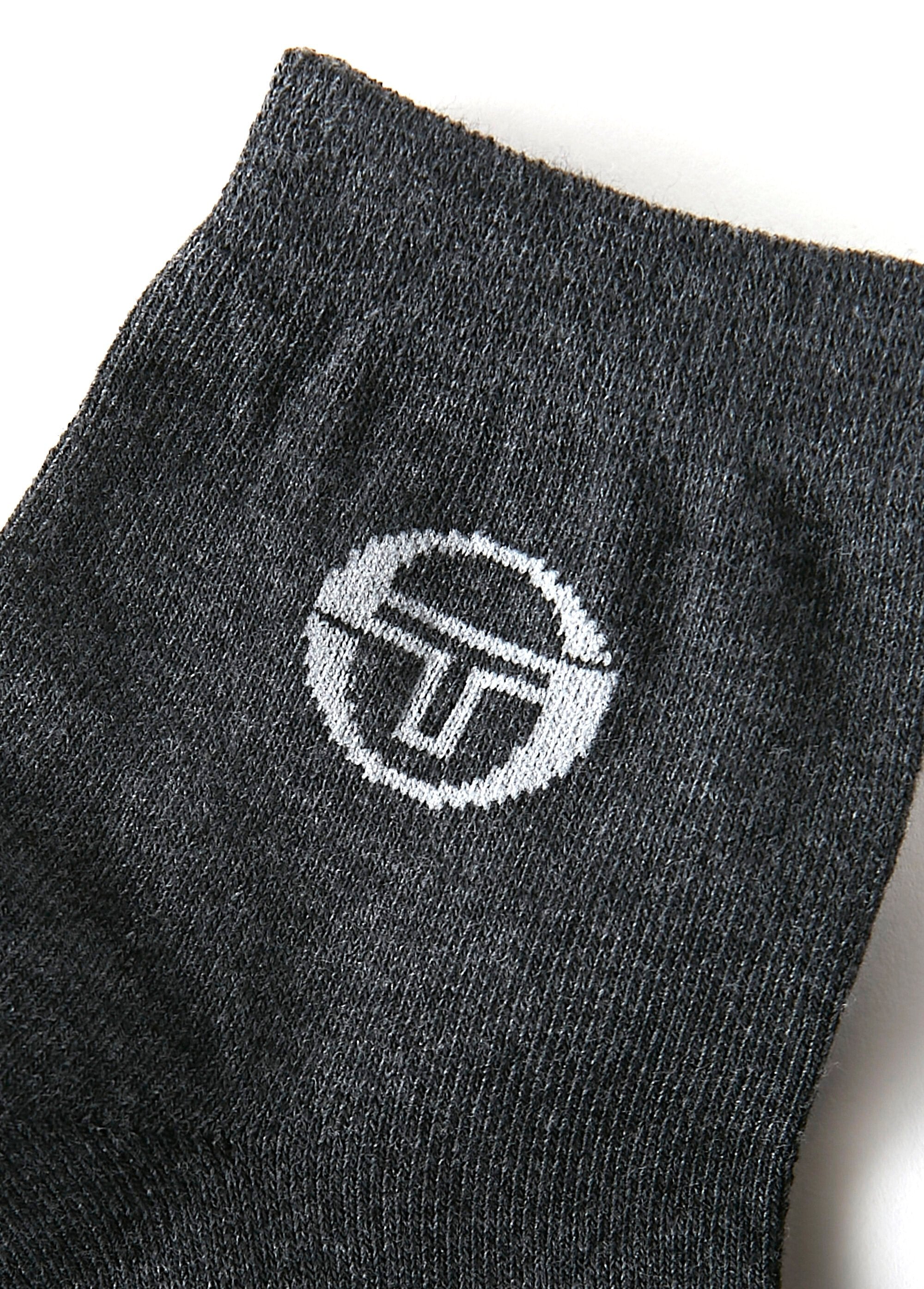 Pack_of_3_assorted_low_socks,_dark_Navy_and_black_and_gray_DE2_slim