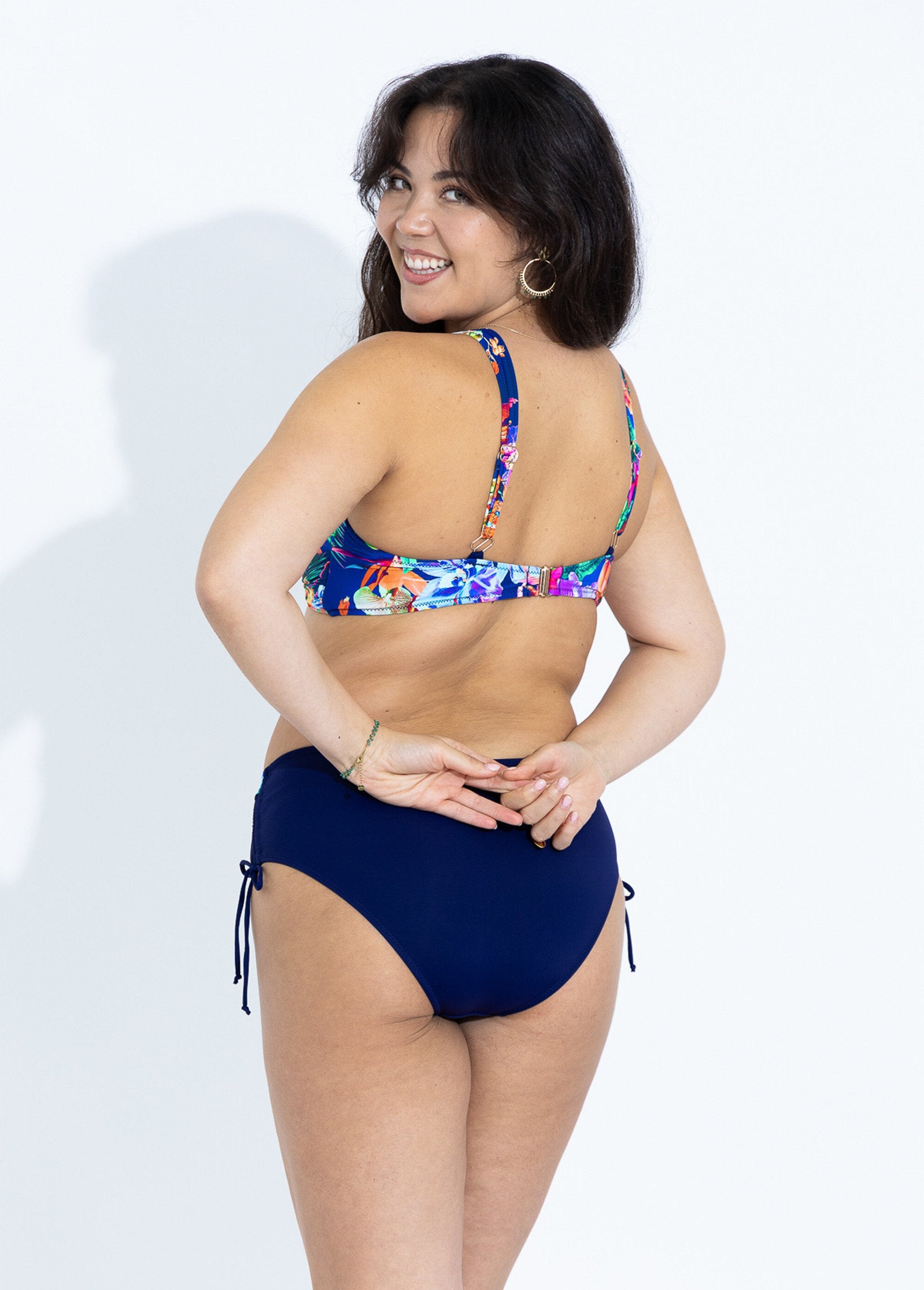 Exotic_two-tone_2-piece_swimsuit_Marine_prints_DO2_slim