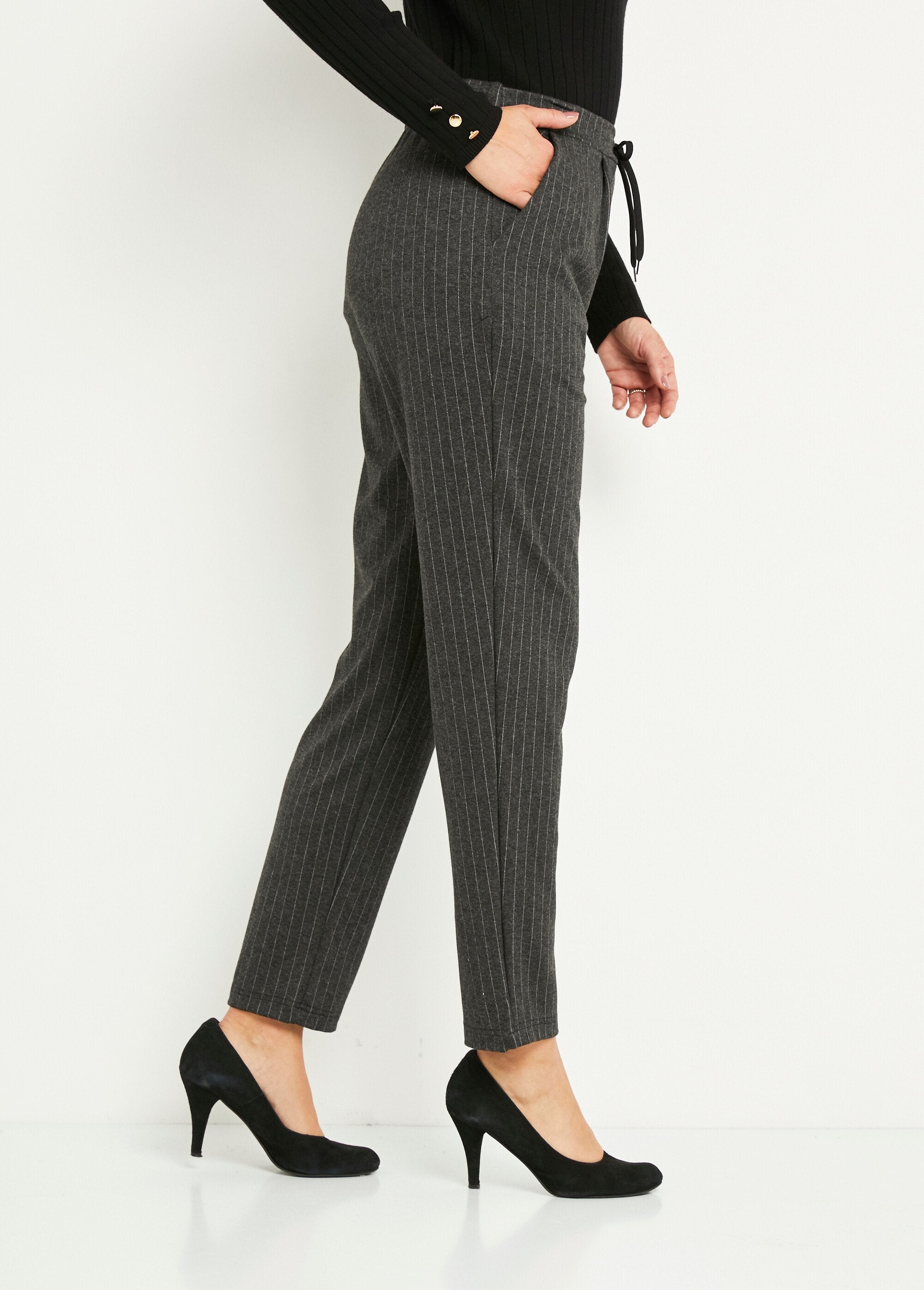 Straight-leg_stretch-knit_pants_Gray_striped_DR1_slim