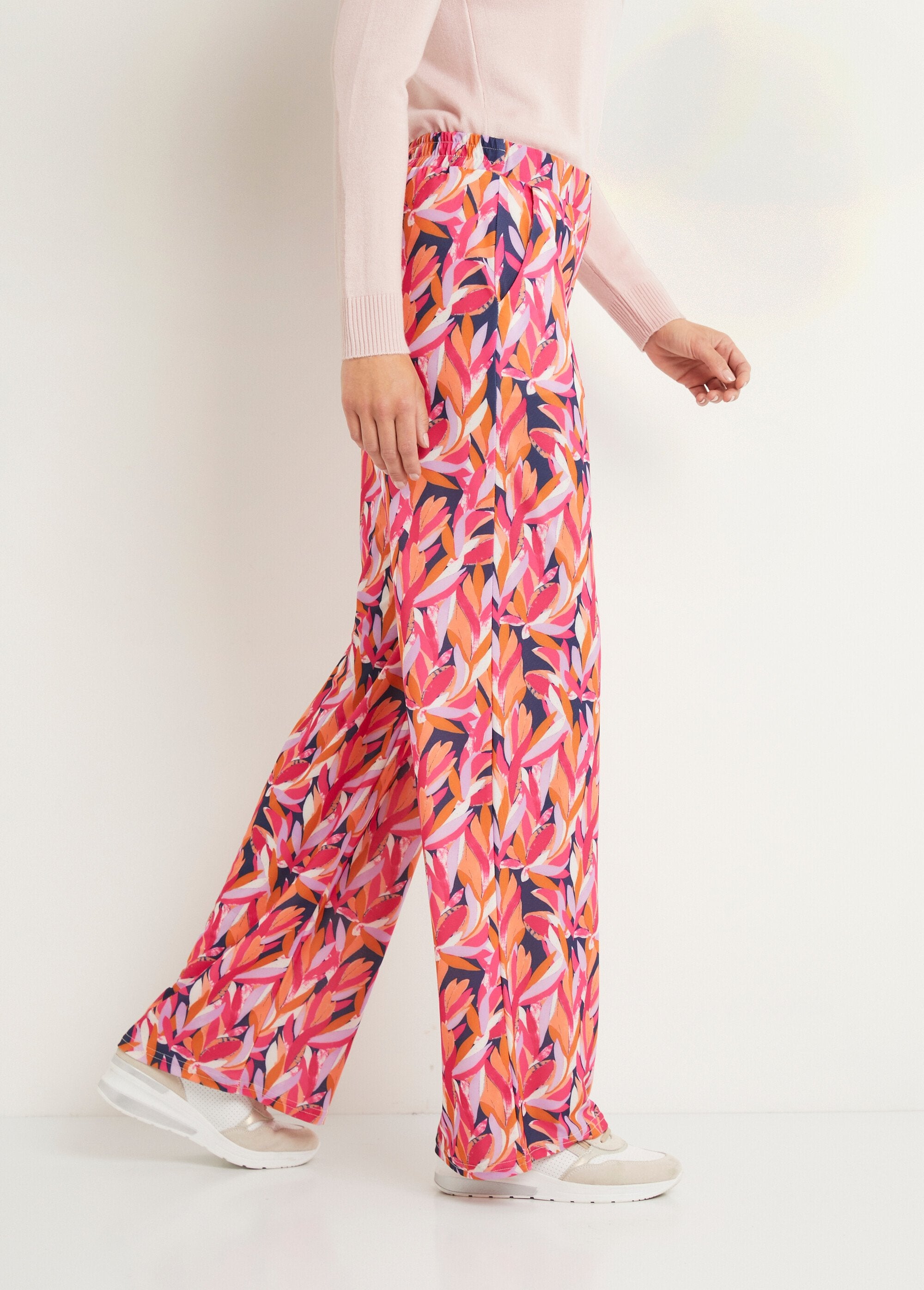 Wide-leg_pants_with_elastic_waistband_Navy_and_pink_DR1_slim