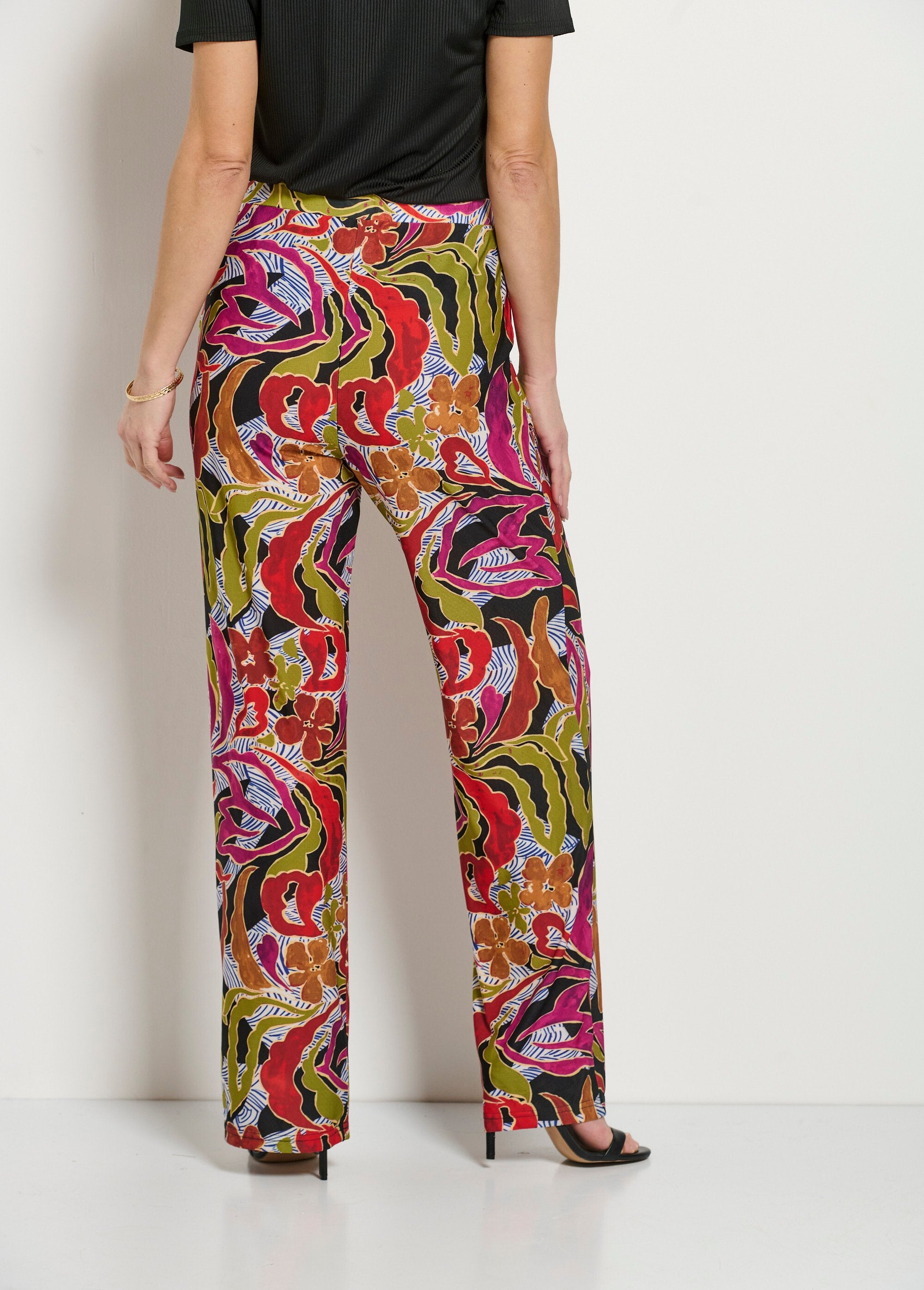 Wide_printed_elasticated_waist_pants_Black_and_parma_DO1_slim