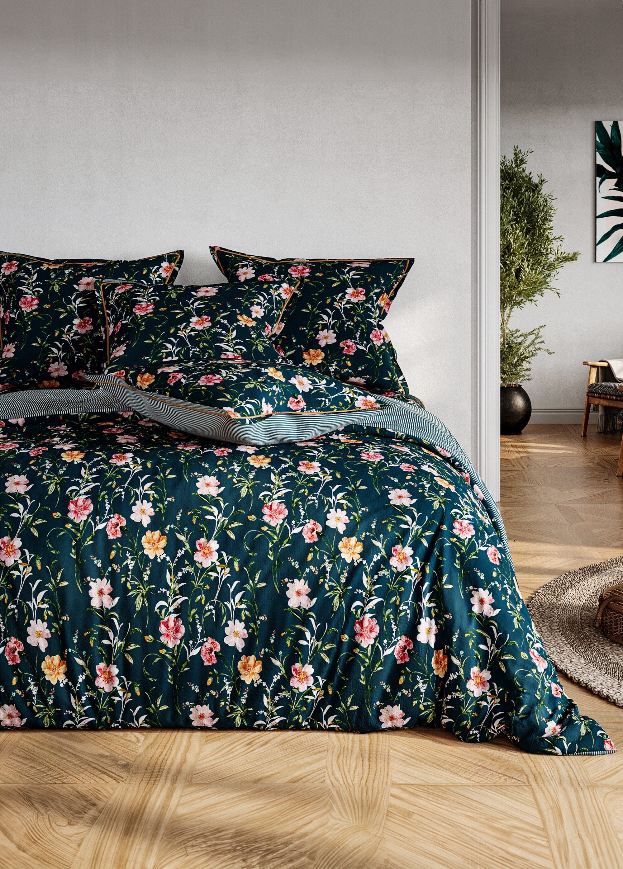 3_Piece_Bedding_Set_with_Duvet_Cover,_Floral_Blue_print_FA1_slim